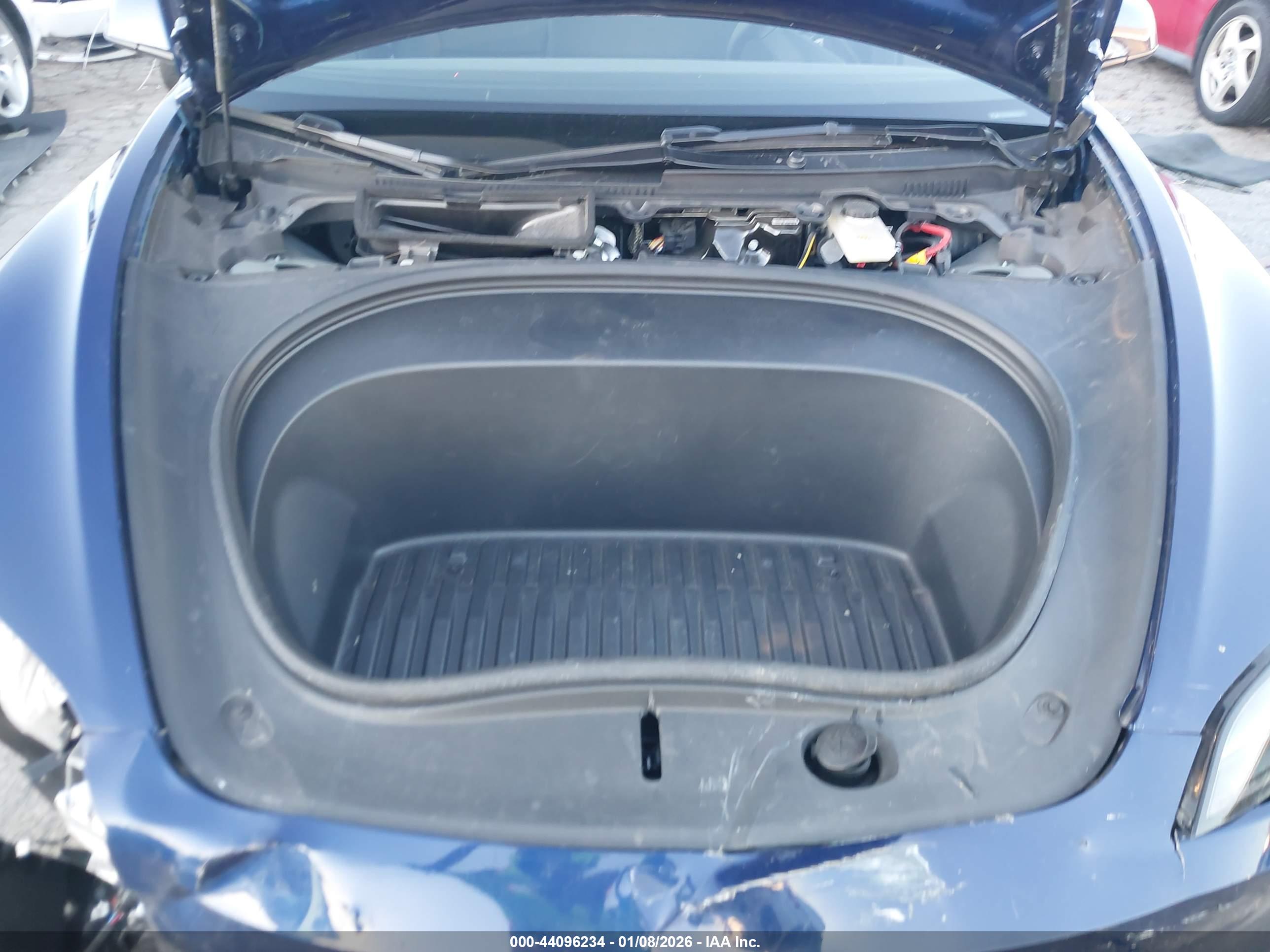 TESLA MODEL image 10