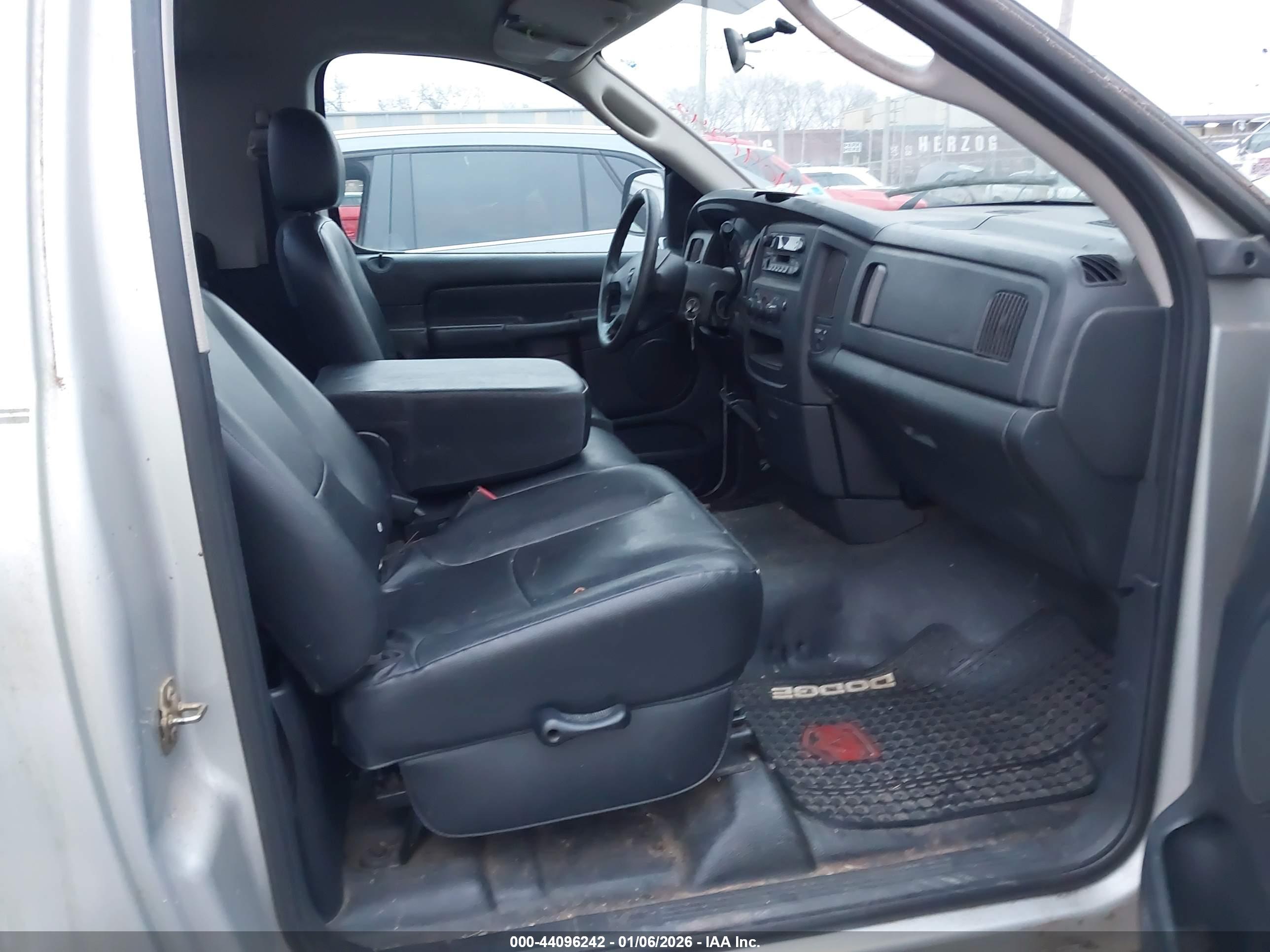 DODGE RAM image 5