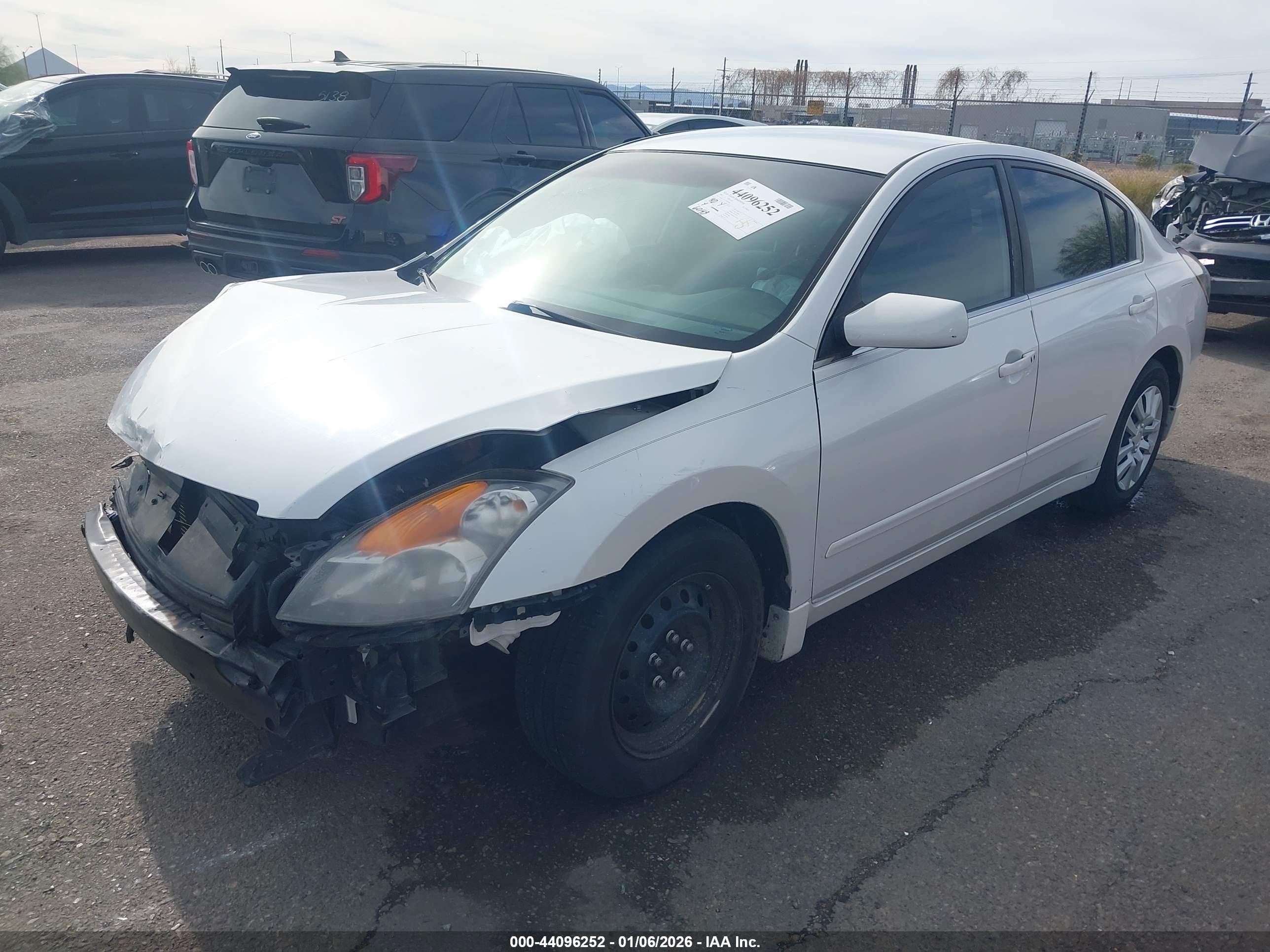 NISSAN ALTIMA image 2
