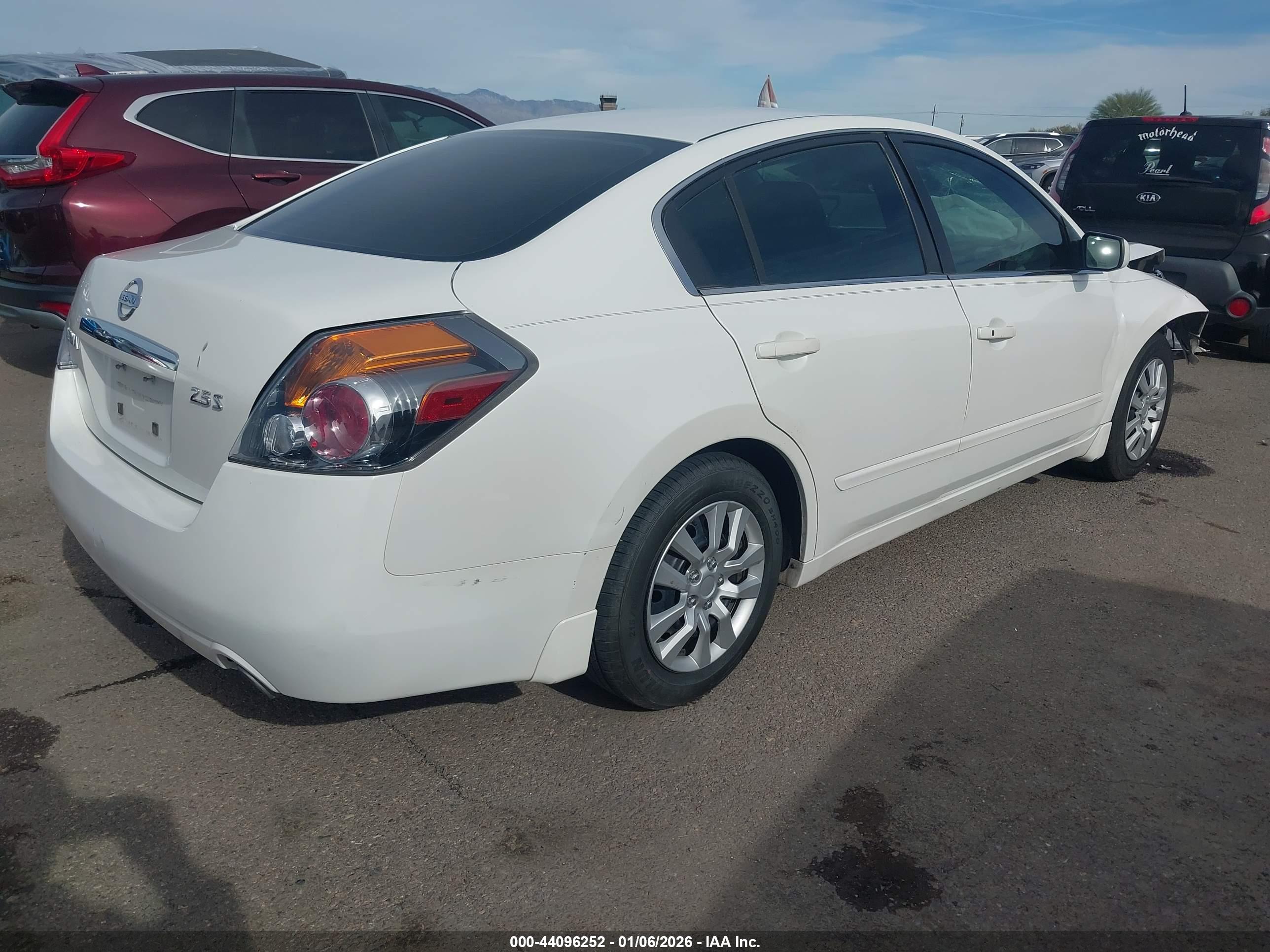 NISSAN ALTIMA image 4