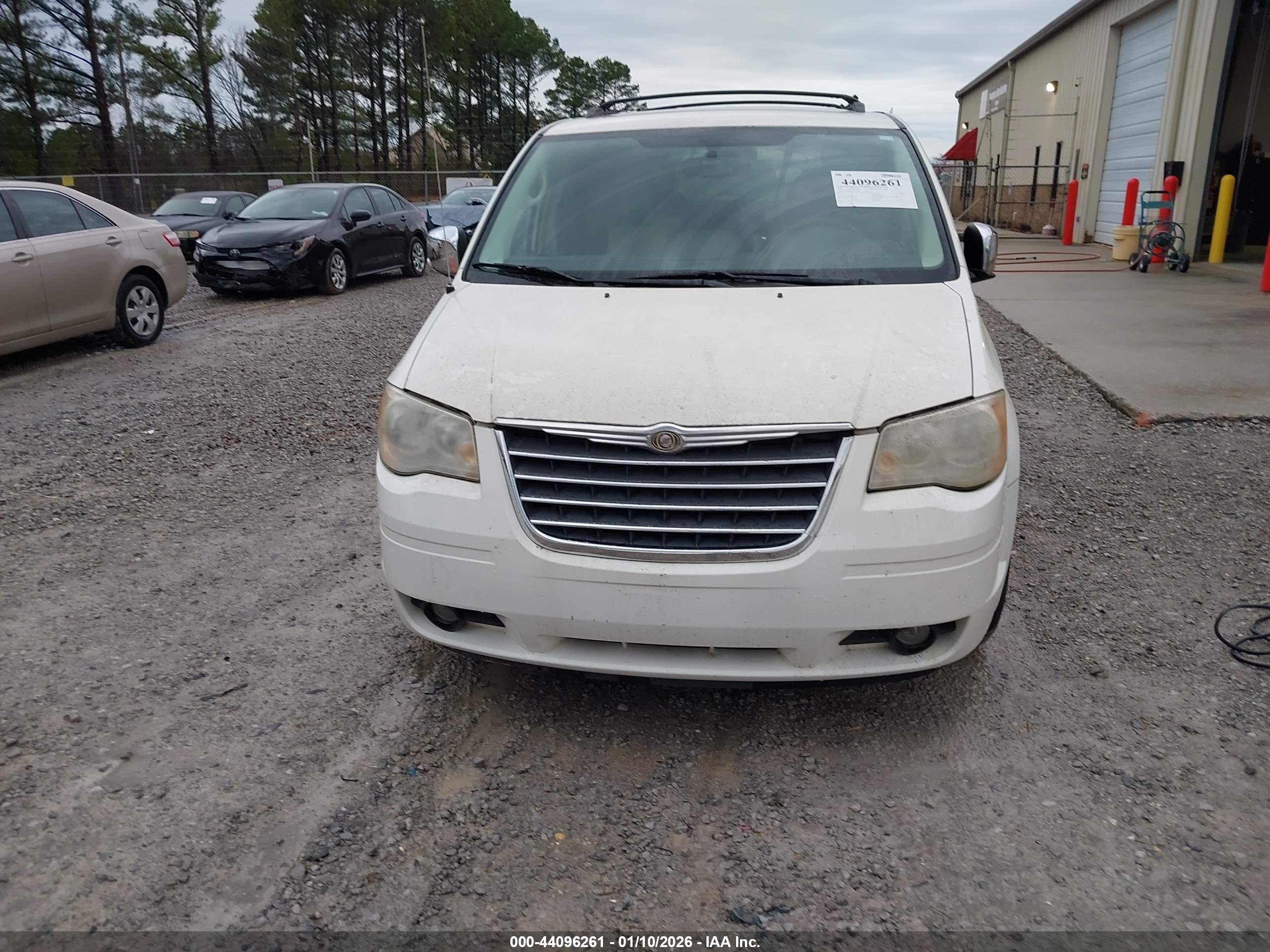 CHRYSLER TOWN image 6