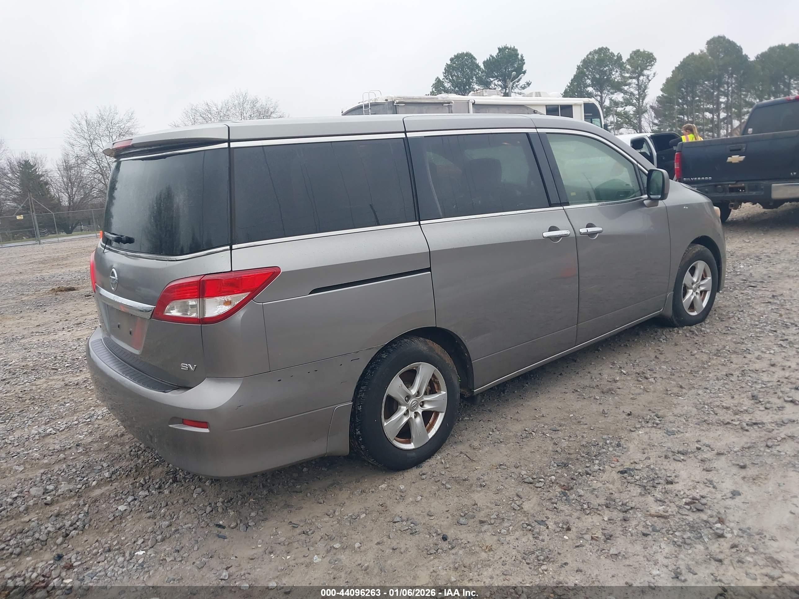 NISSAN QUEST image 4