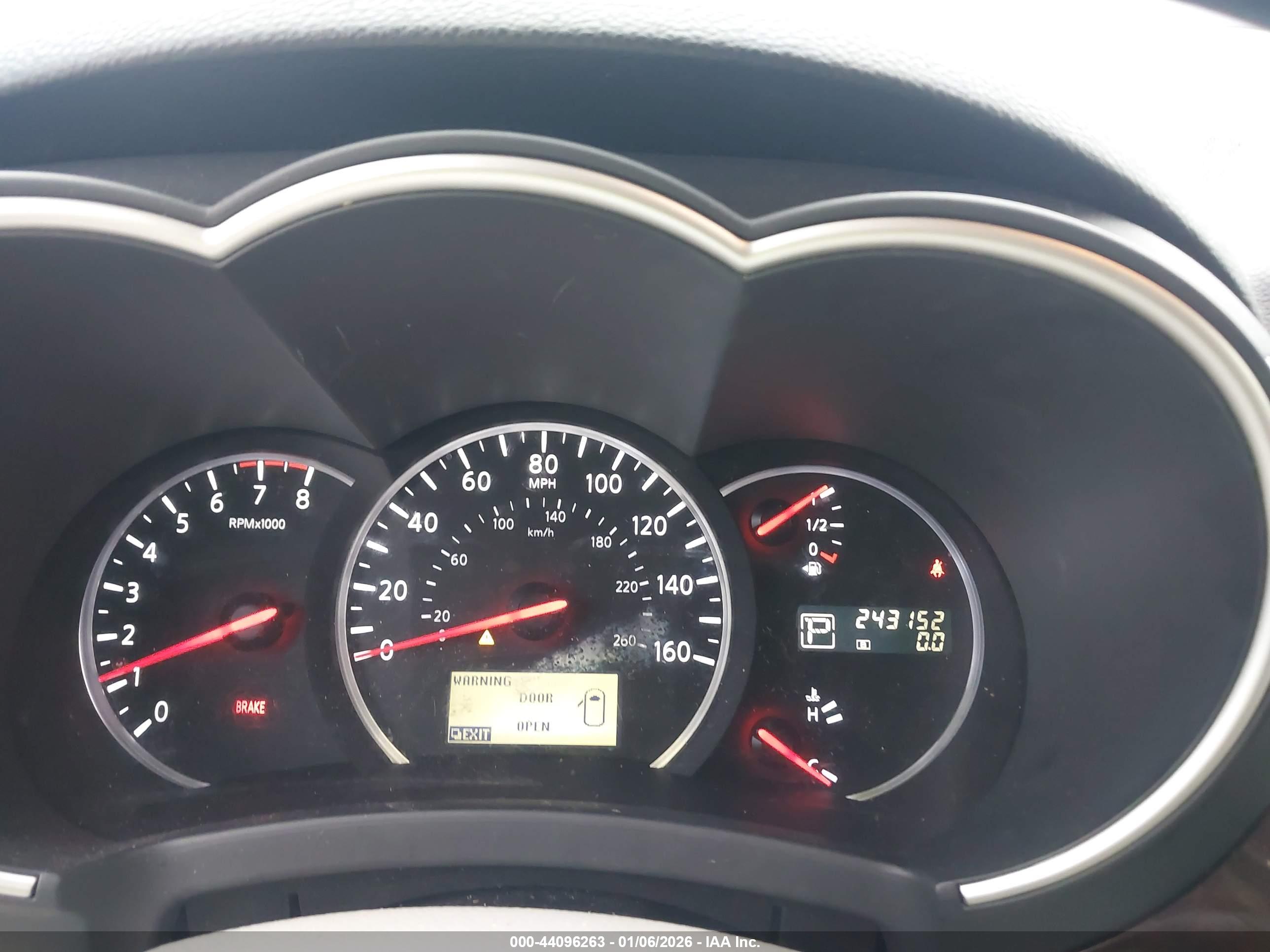 NISSAN QUEST image 7