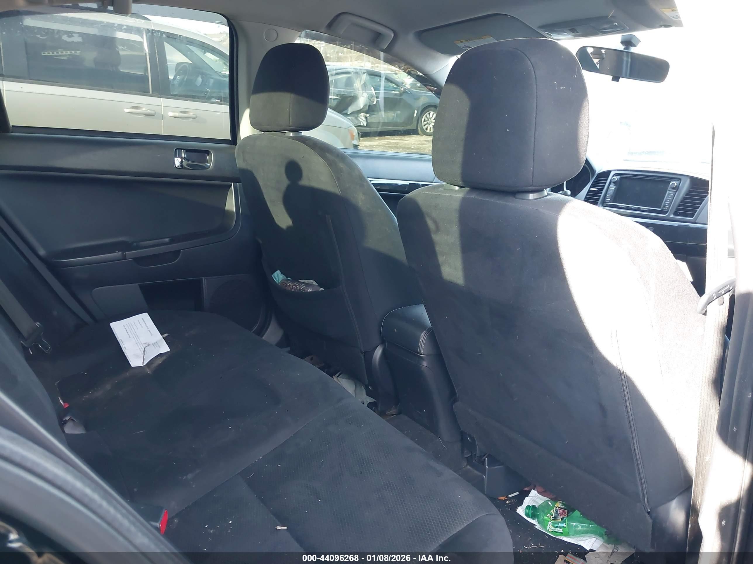 MITSUBISHI LANCER image 8