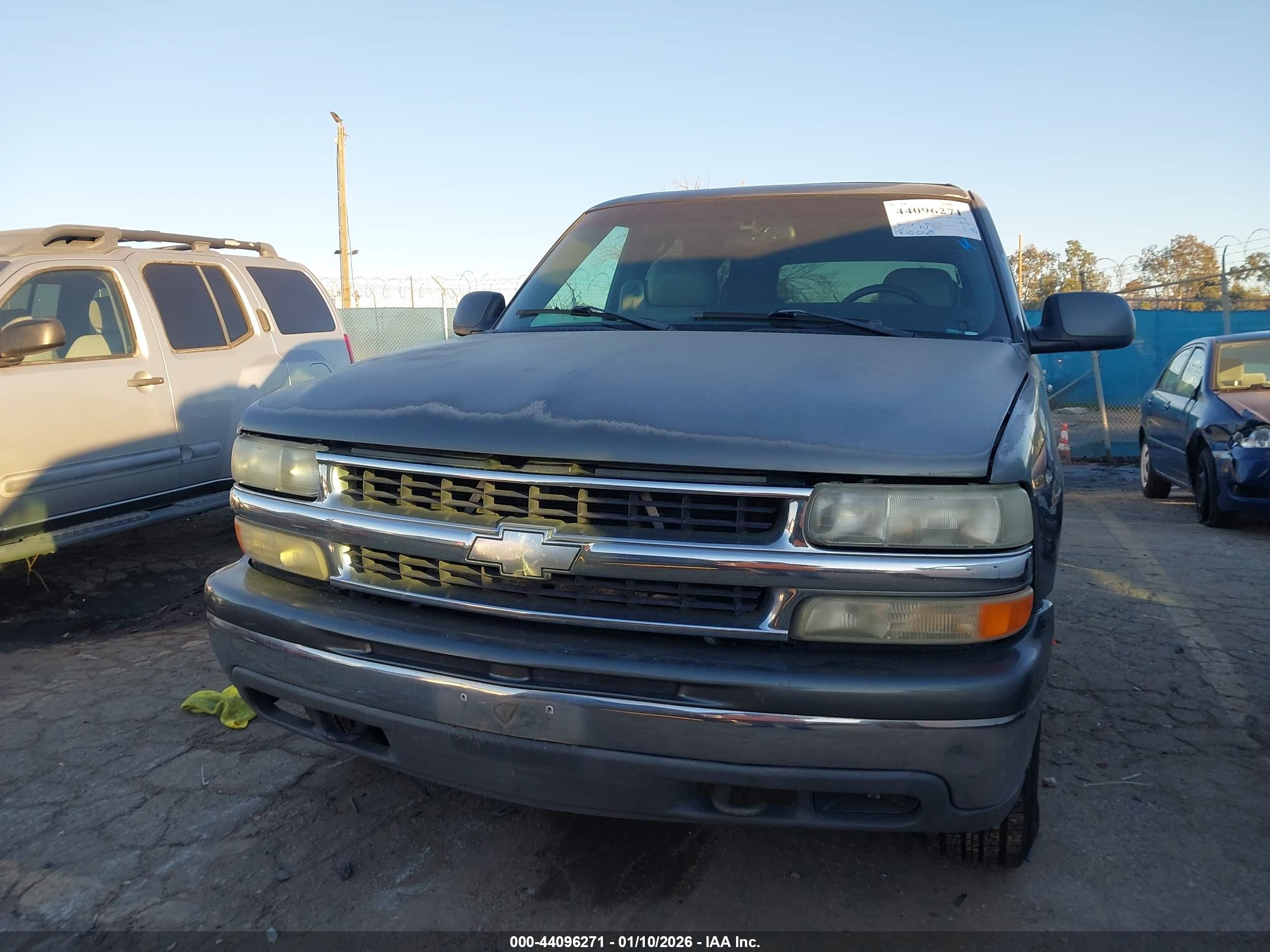 CHEVROLET TAHOE image 6