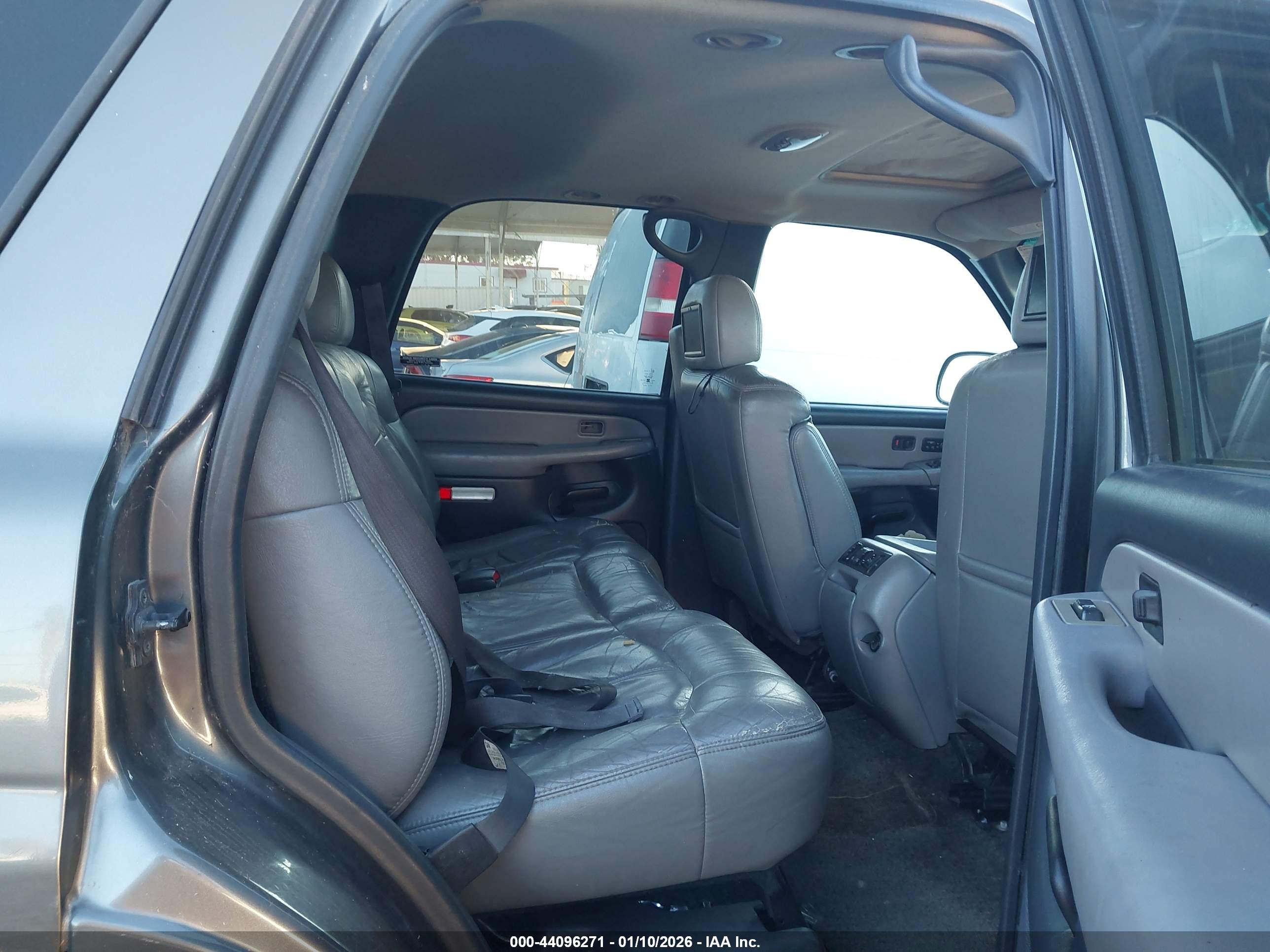 CHEVROLET TAHOE image 8
