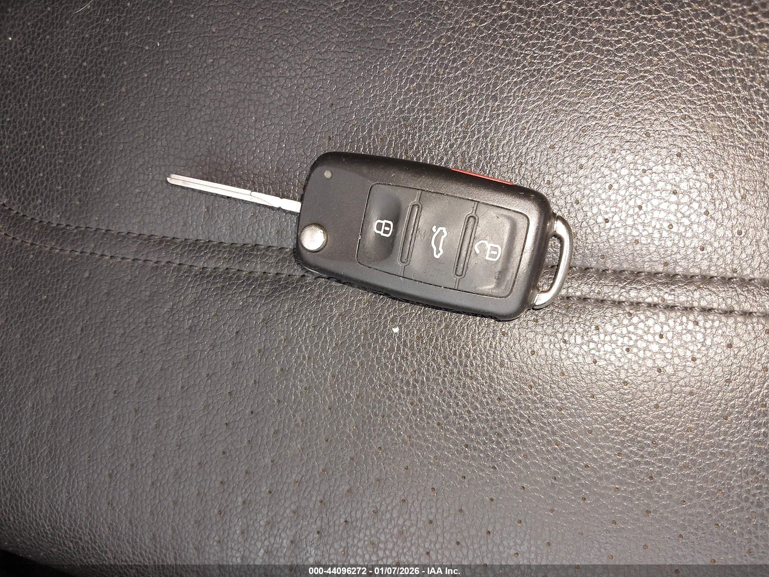 VOLKSWAGEN PASSAT image 11
