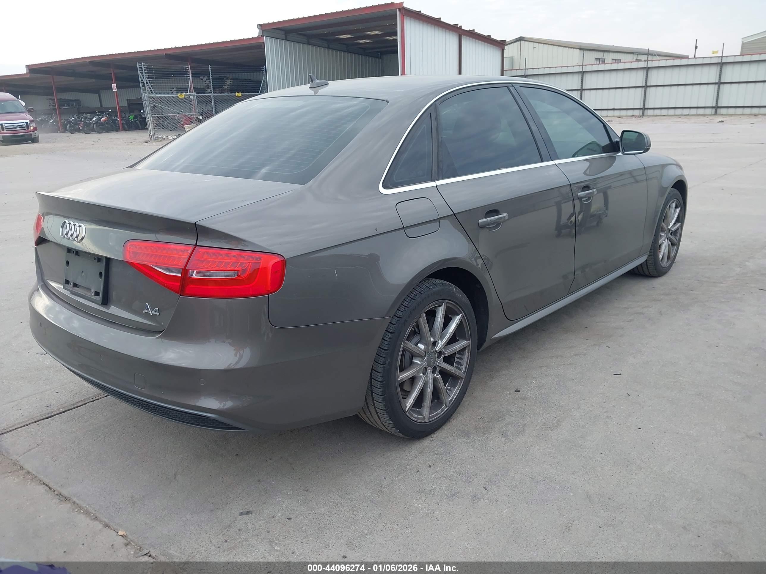 AUDI A4 image 4