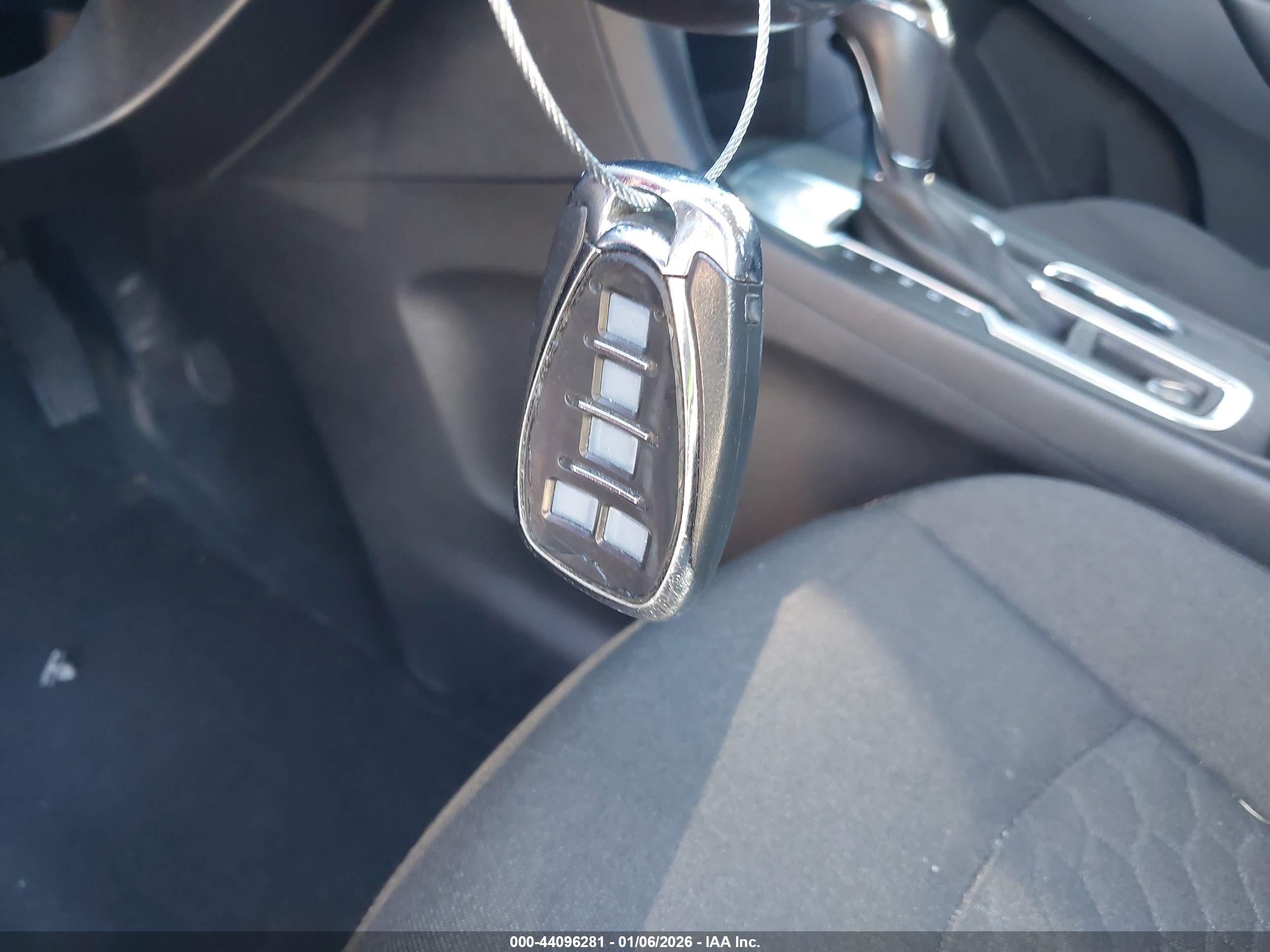 CHEVROLET EQUINOX image 11