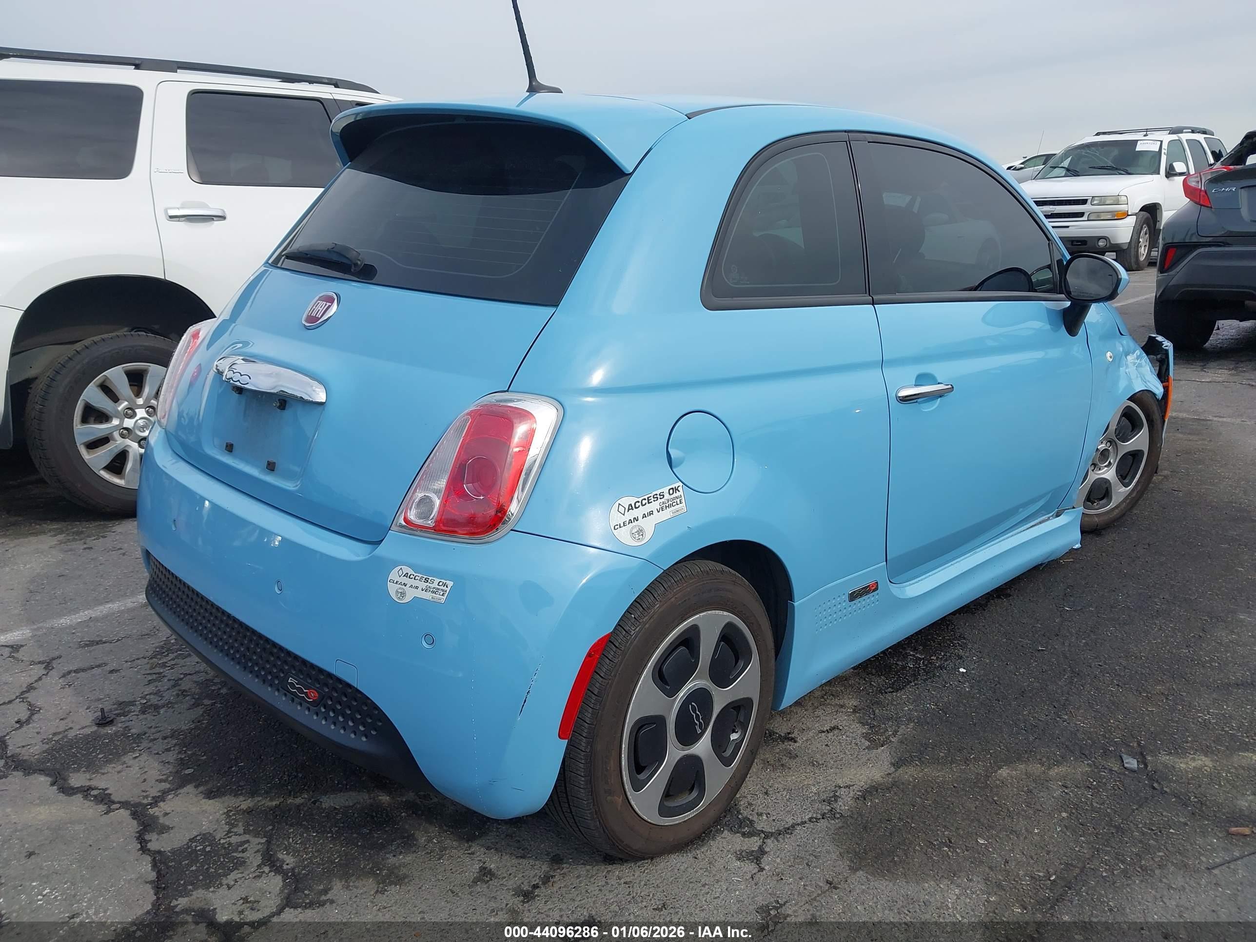 FIAT 500E image 4