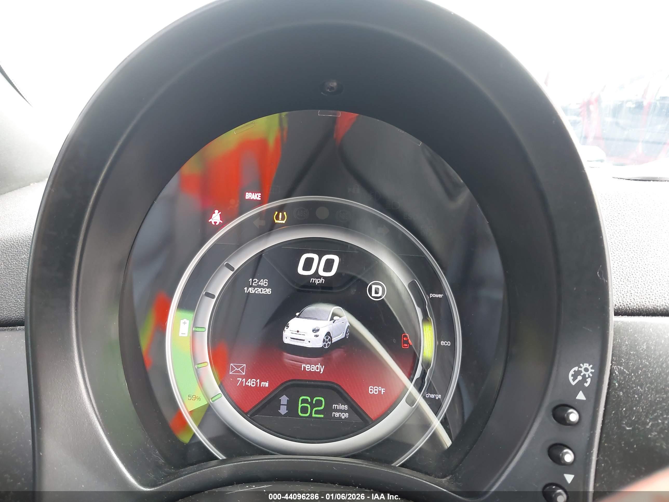 FIAT 500E image 7