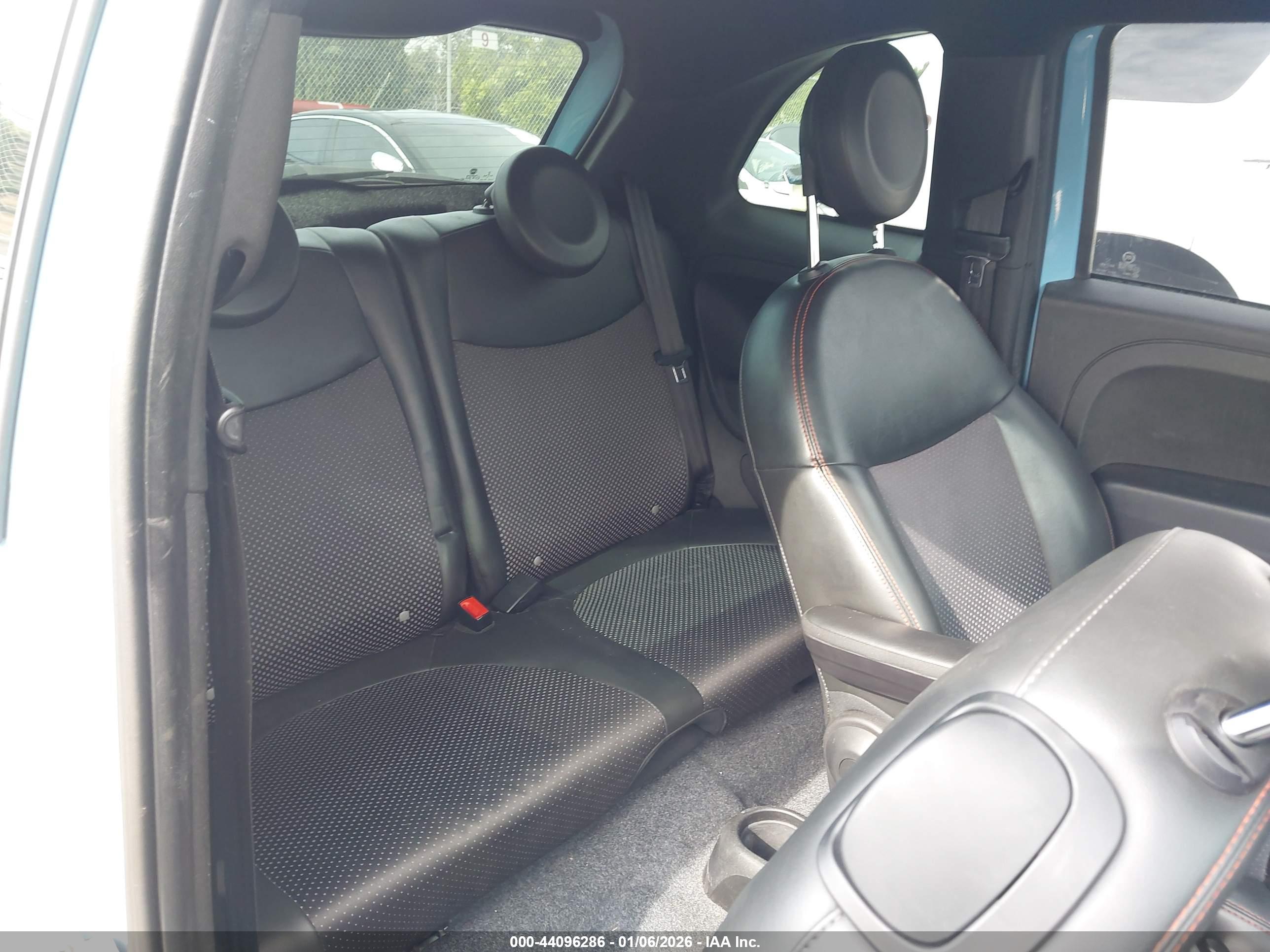FIAT 500E image 8