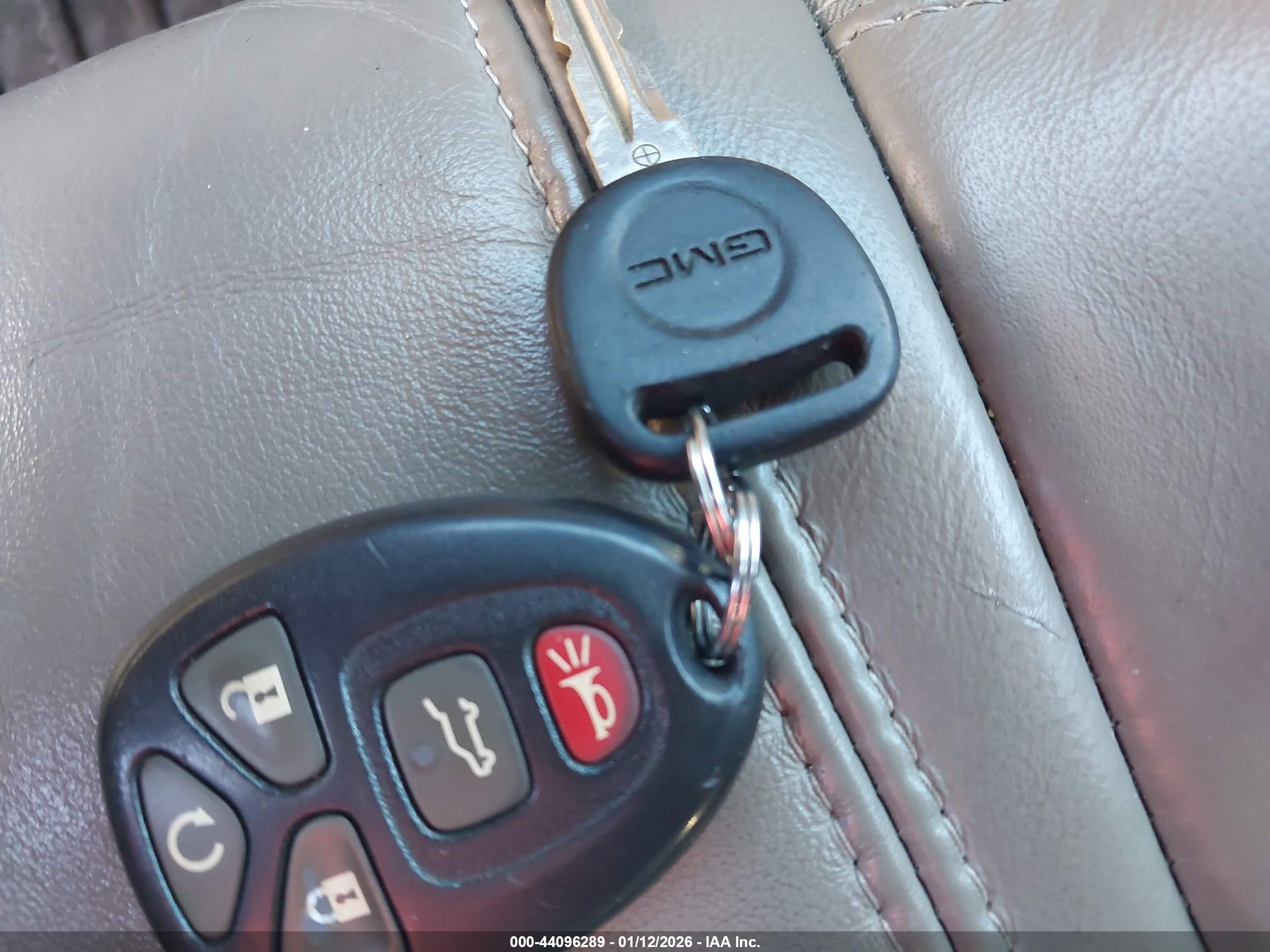 GMC ACADIA image 11