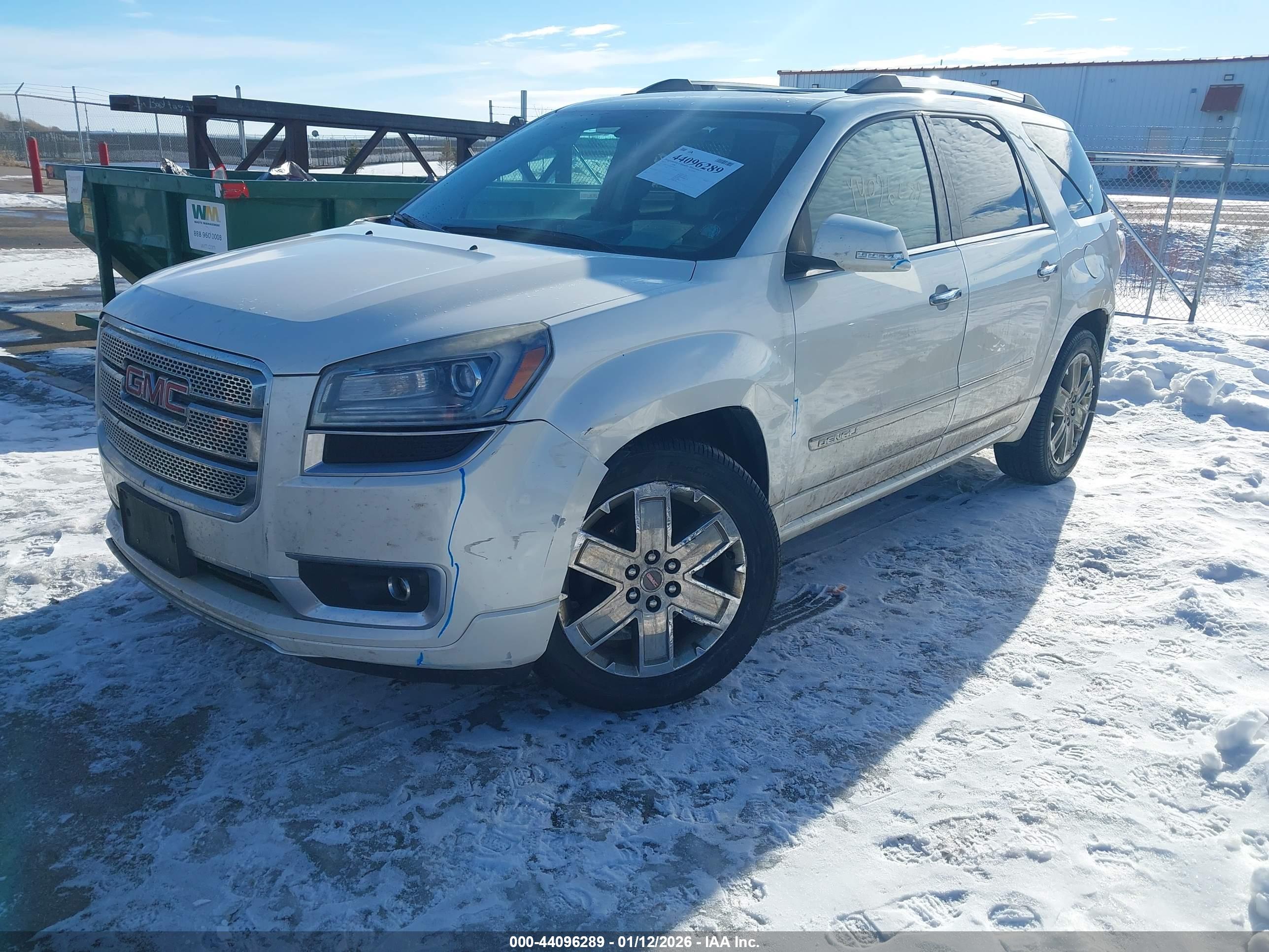 GMC ACADIA image 2
