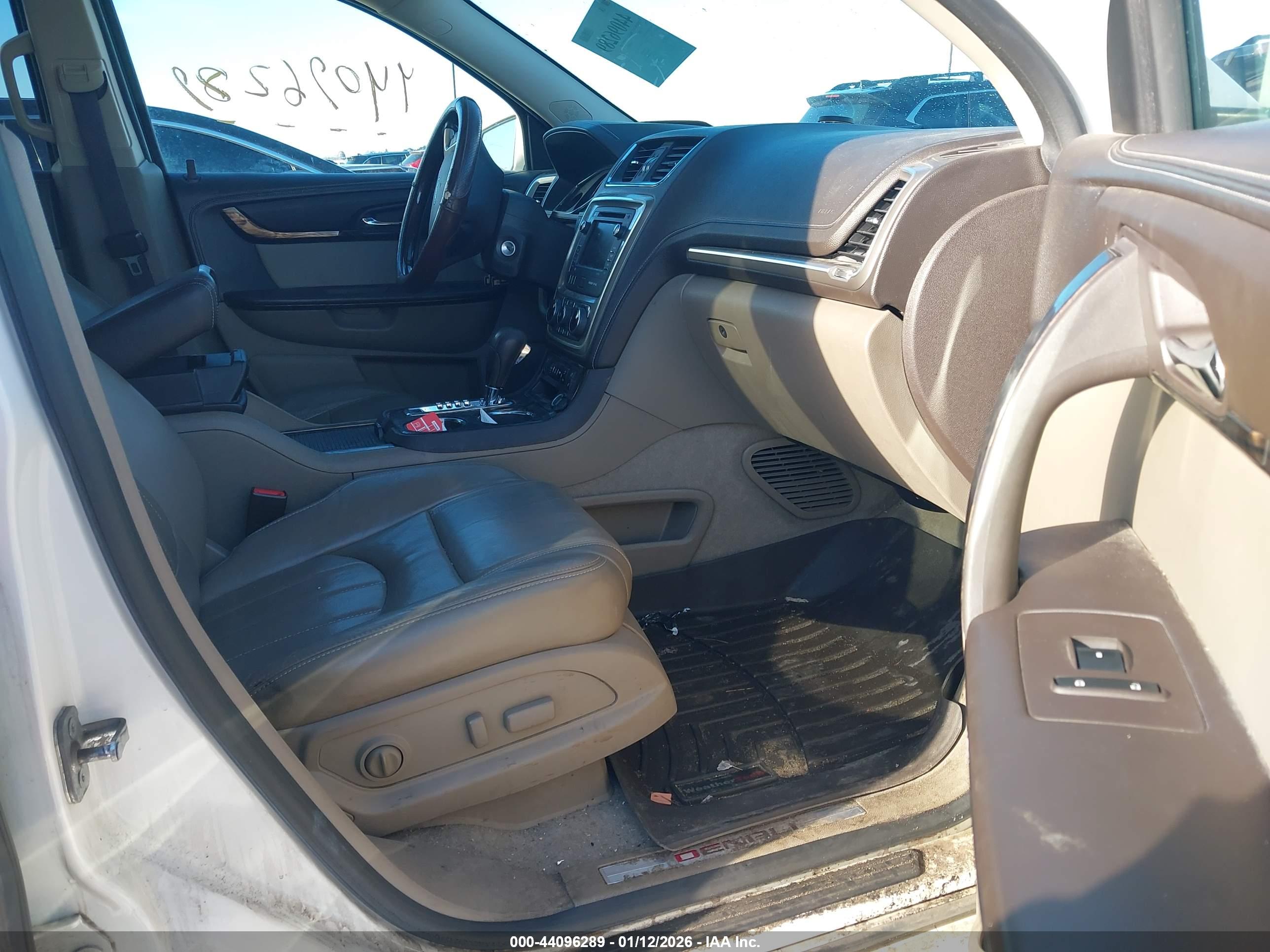 GMC ACADIA image 5