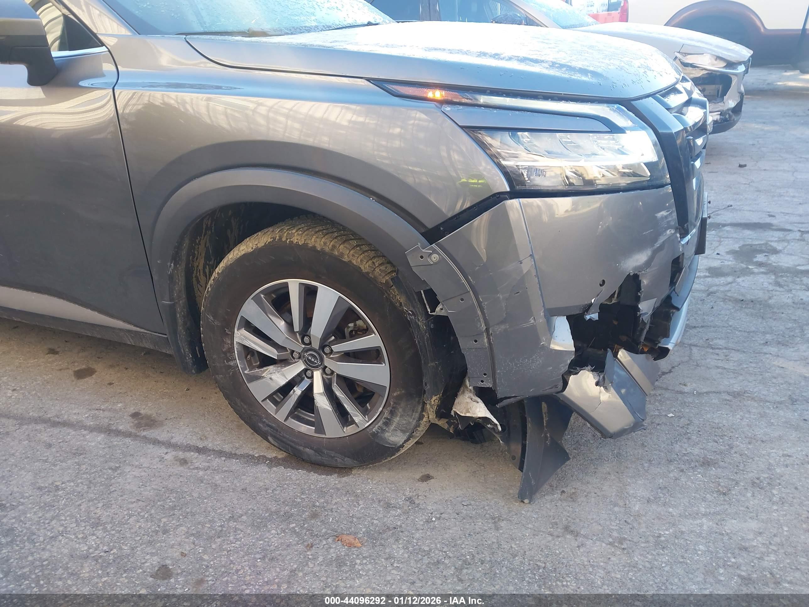 NISSAN PATHFINDER image 6