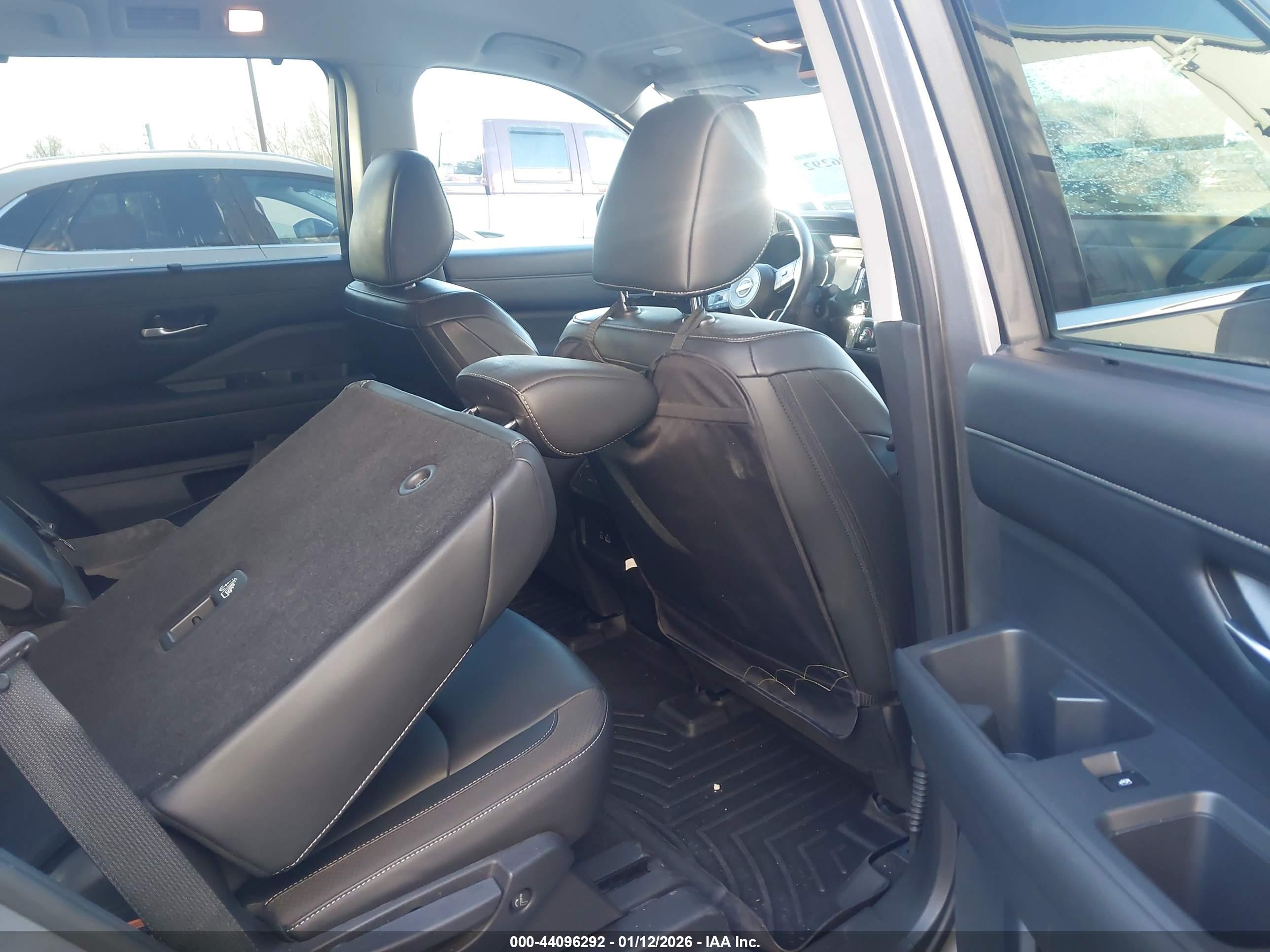 NISSAN PATHFINDER image 8