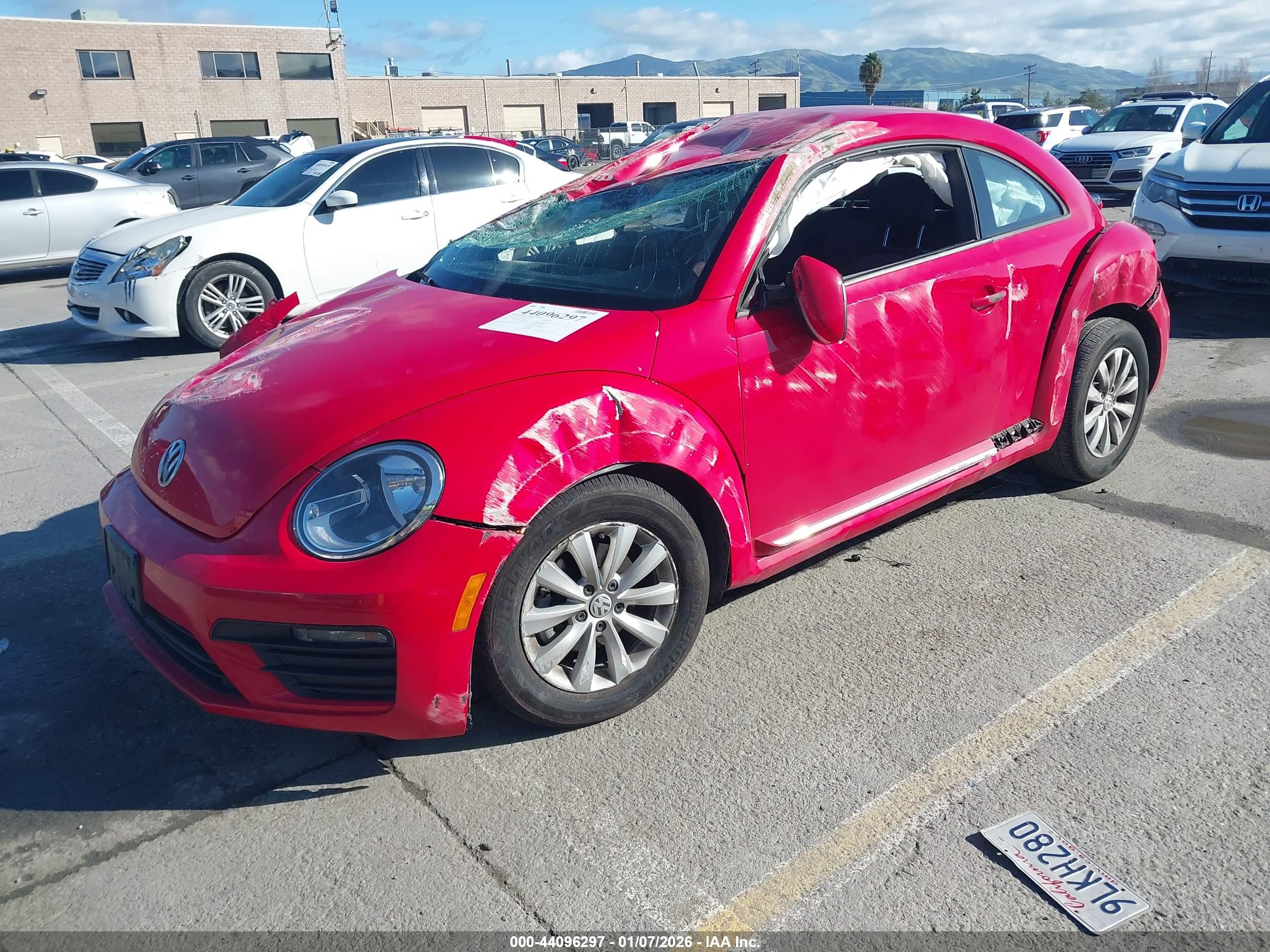 VOLKSWAGEN BEETLE image 2