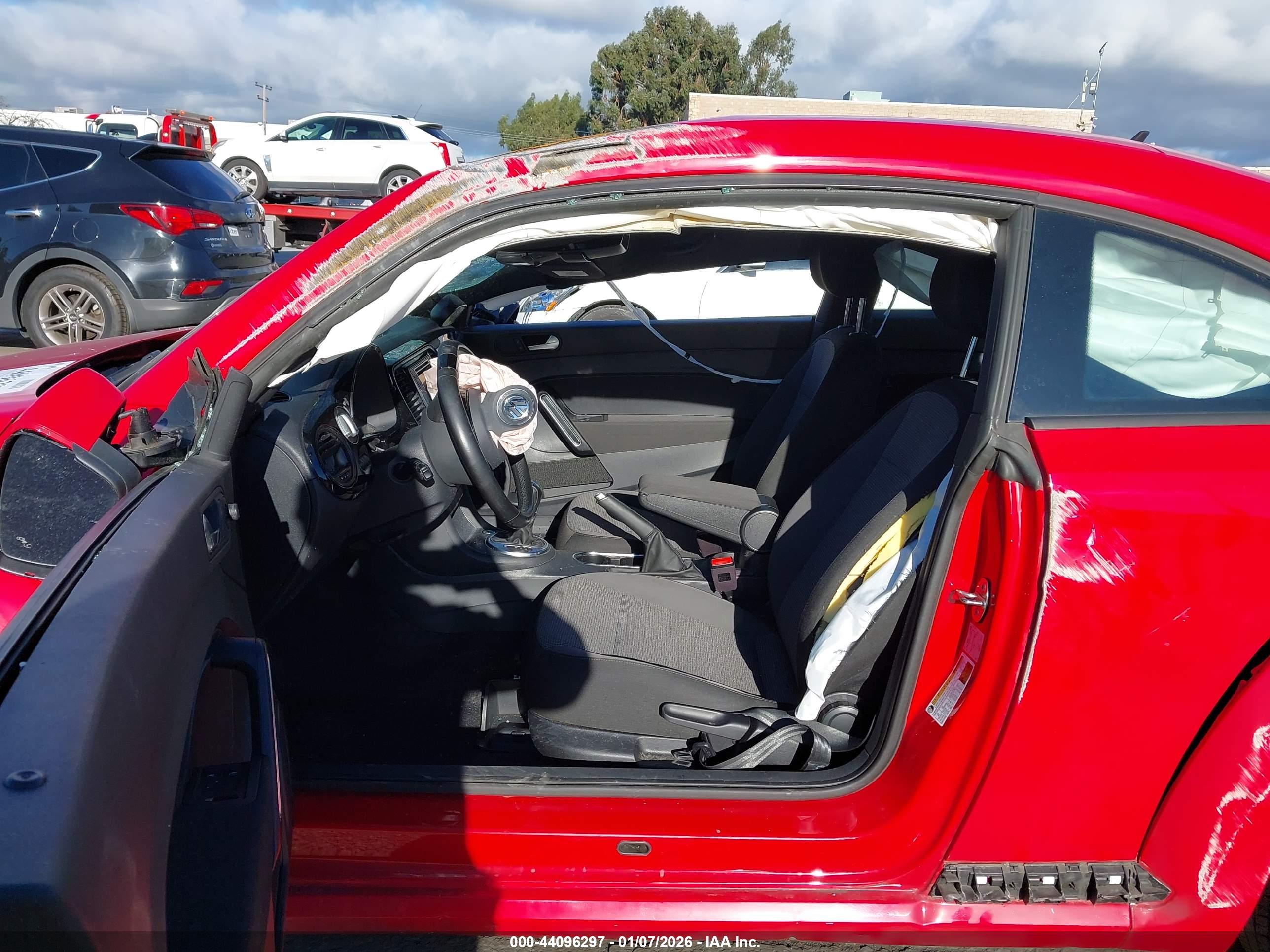 VOLKSWAGEN BEETLE image 5