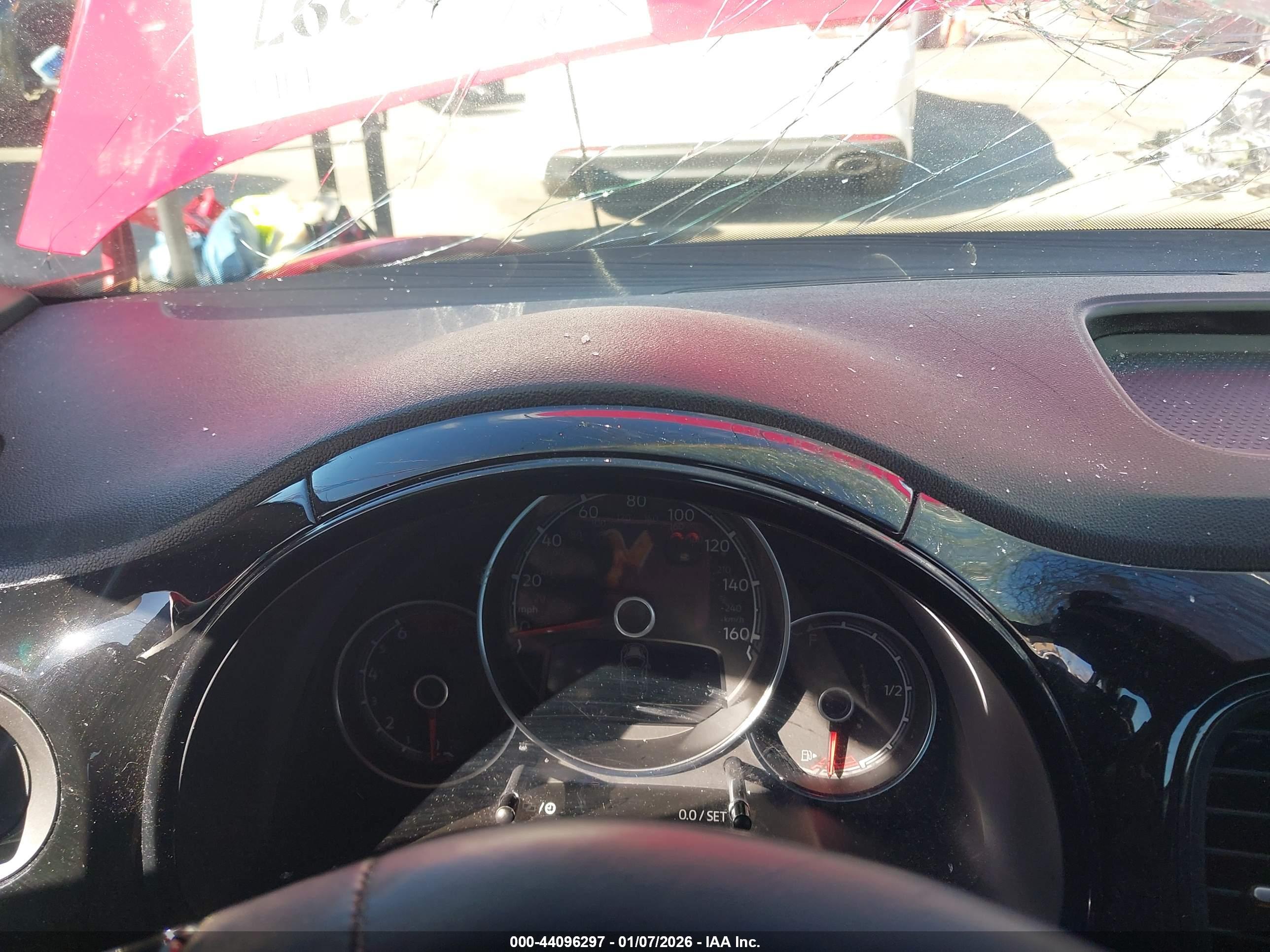 VOLKSWAGEN BEETLE image 7