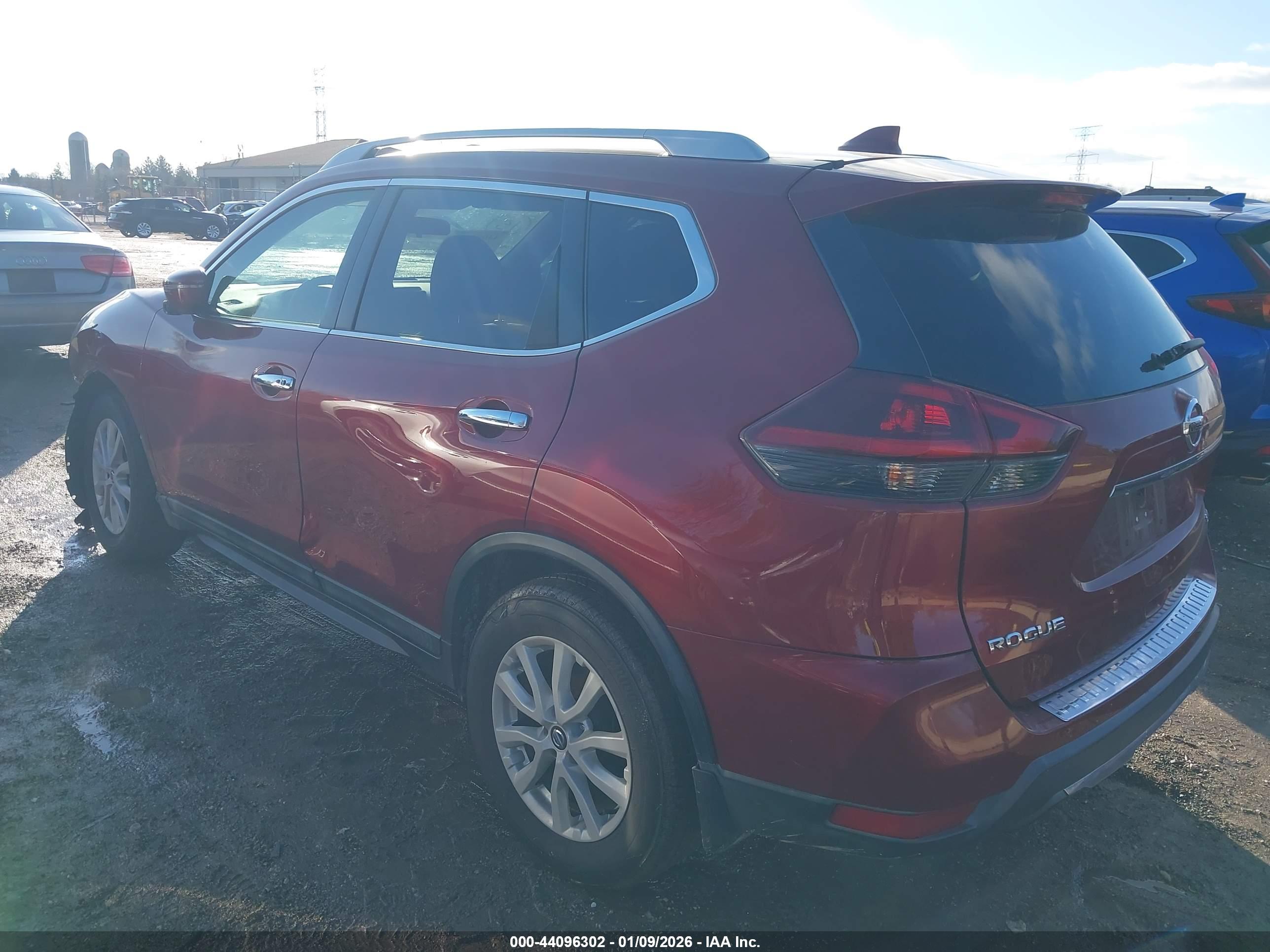 NISSAN ROGUE image 3