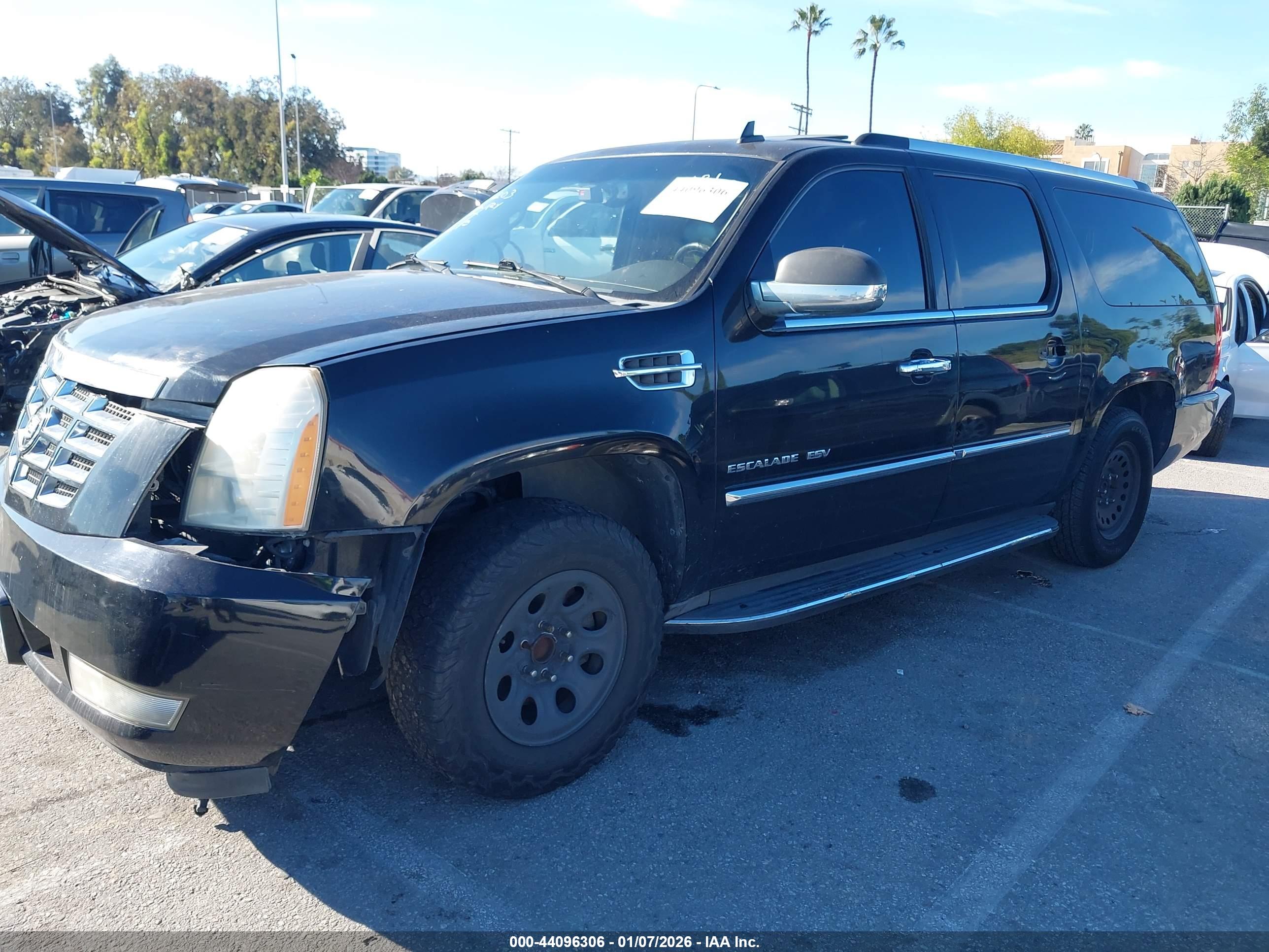 CADILLAC ESCALADE image 2