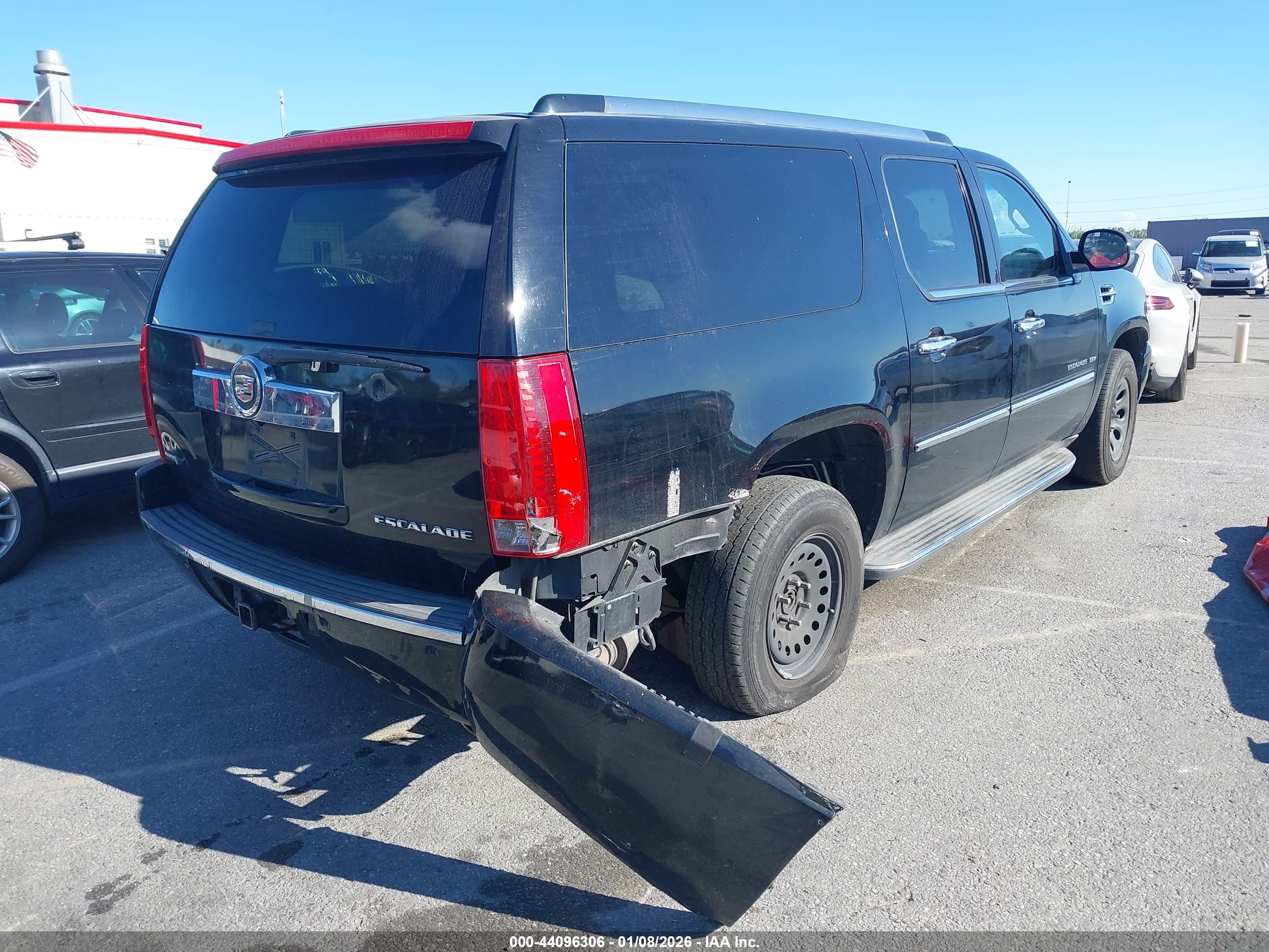 CADILLAC ESCALADE image 4