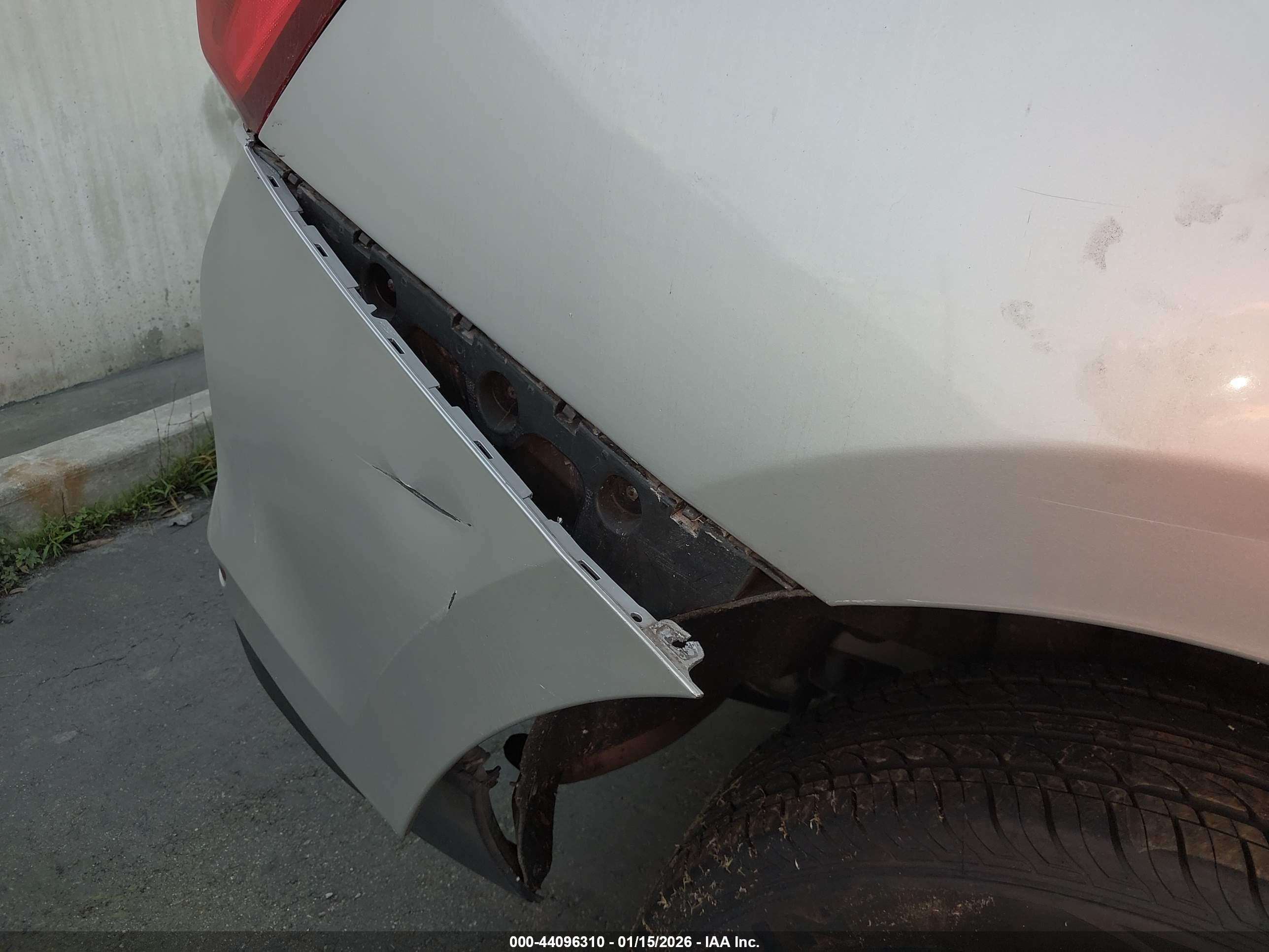 CHEVROLET EQUINOX image 6