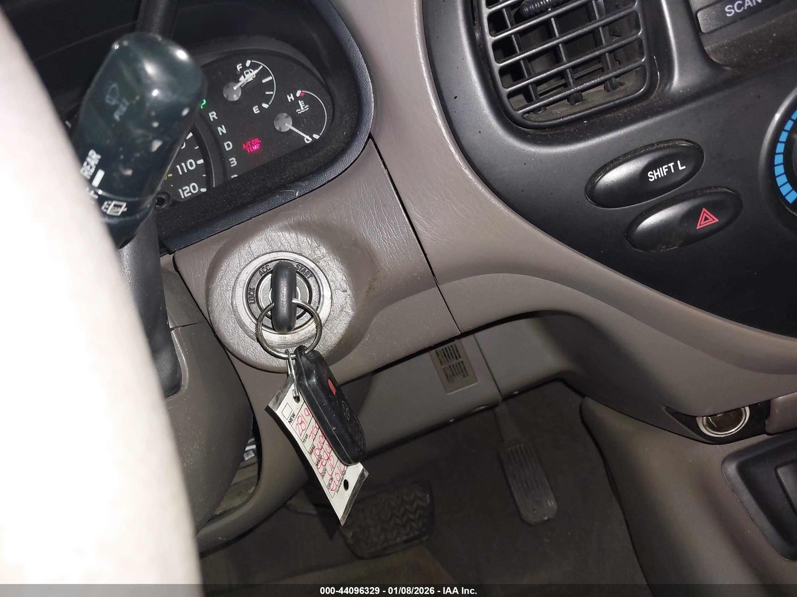 TOYOTA SEQUOIA image 11