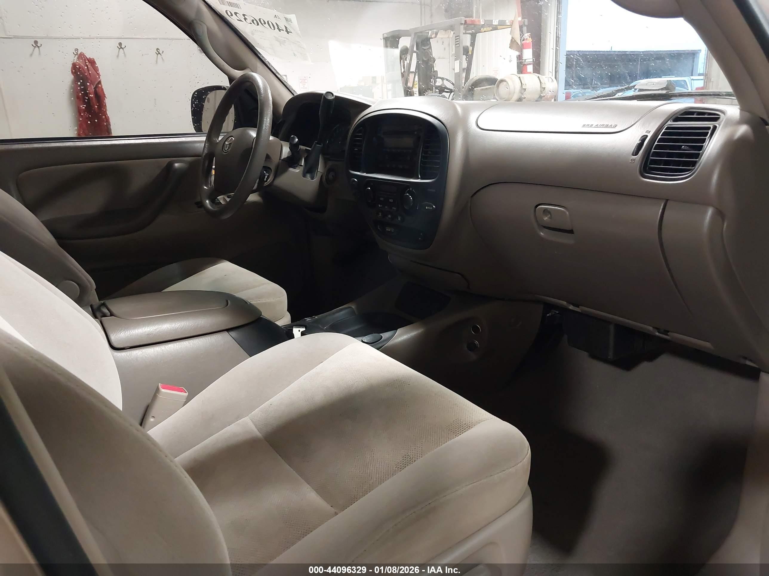 TOYOTA SEQUOIA image 5