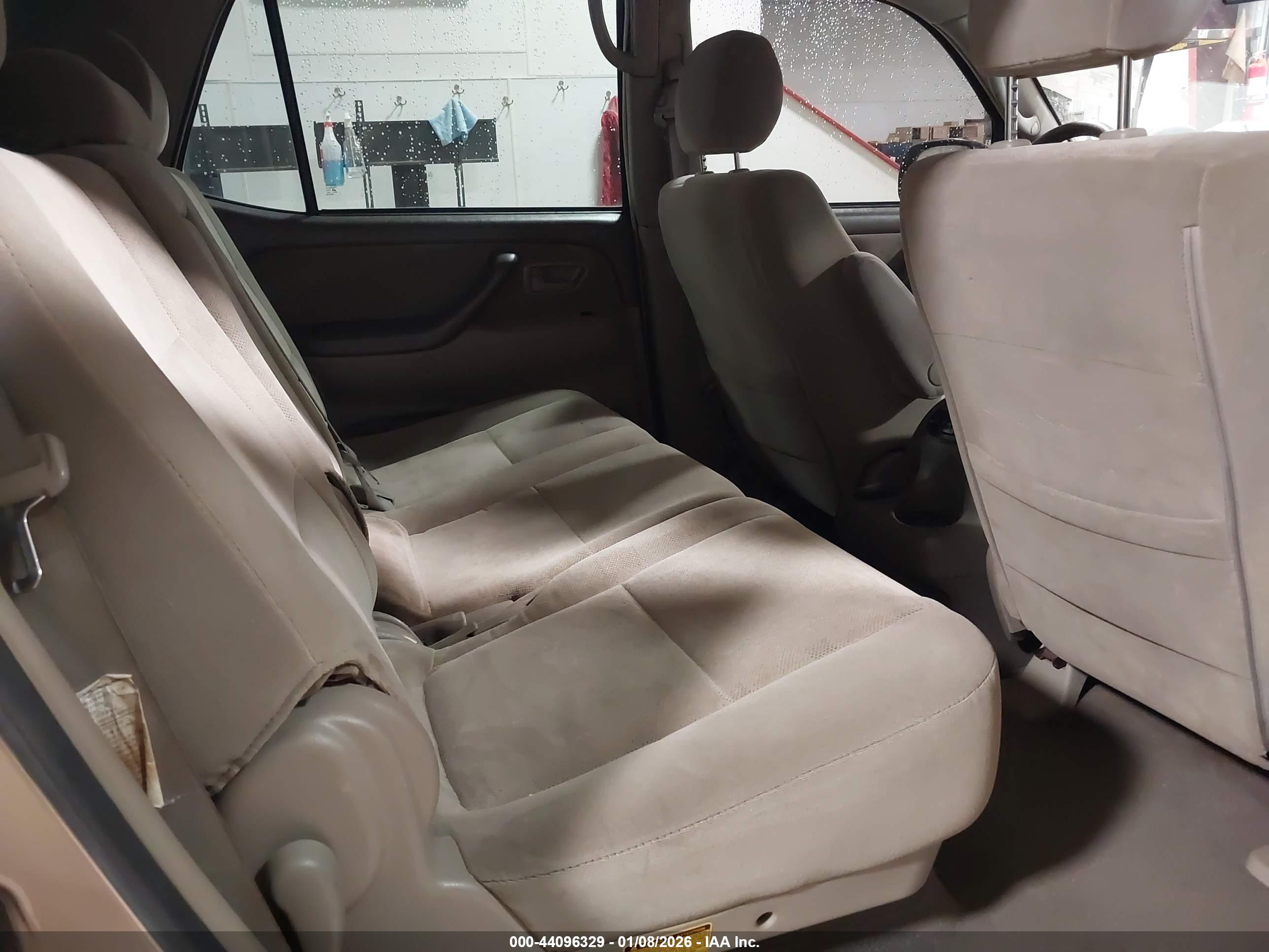 TOYOTA SEQUOIA image 8