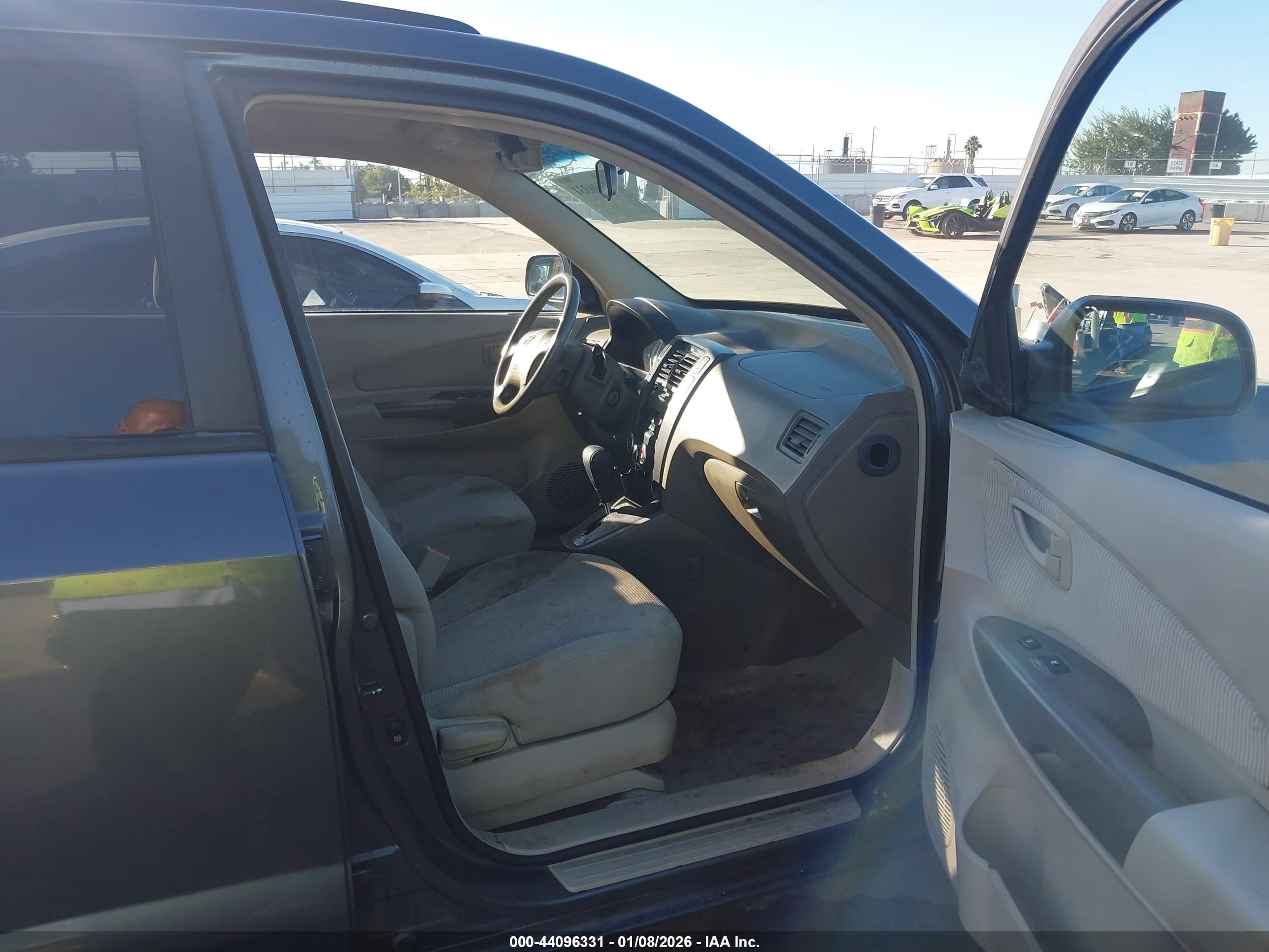 HYUNDAI TUCSON image 5