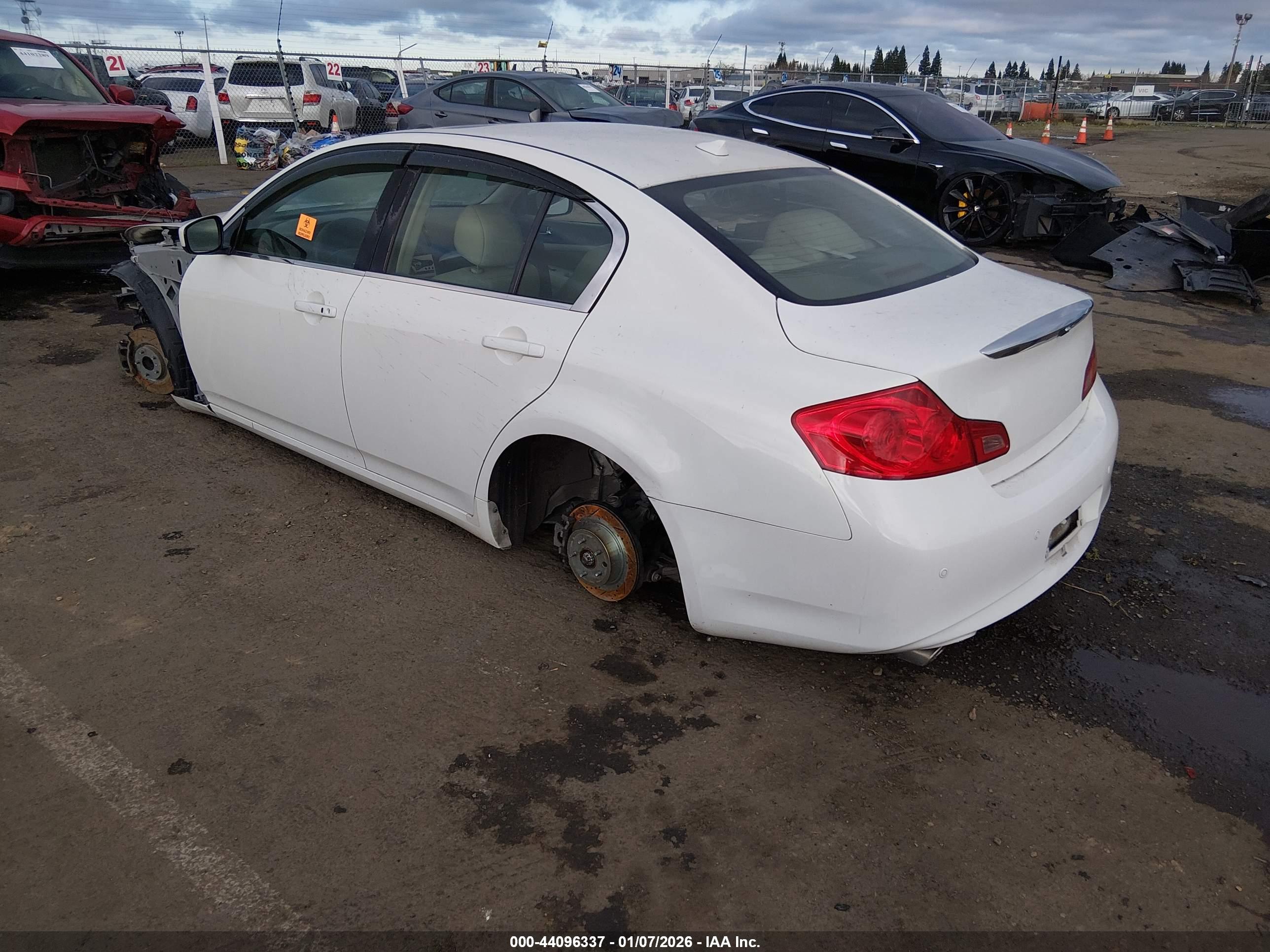 INFINITI G37 image 3