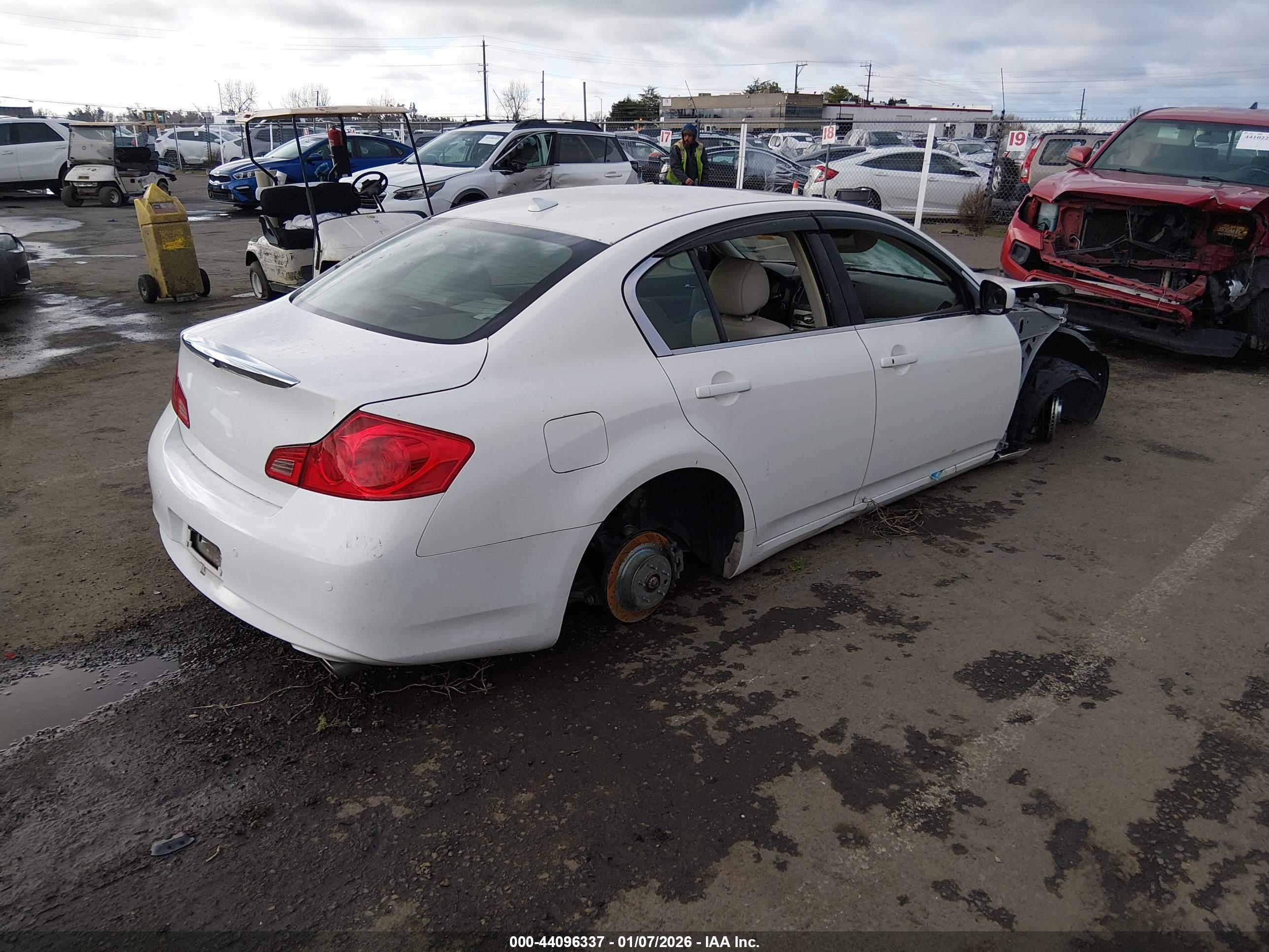 INFINITI G37 image 4