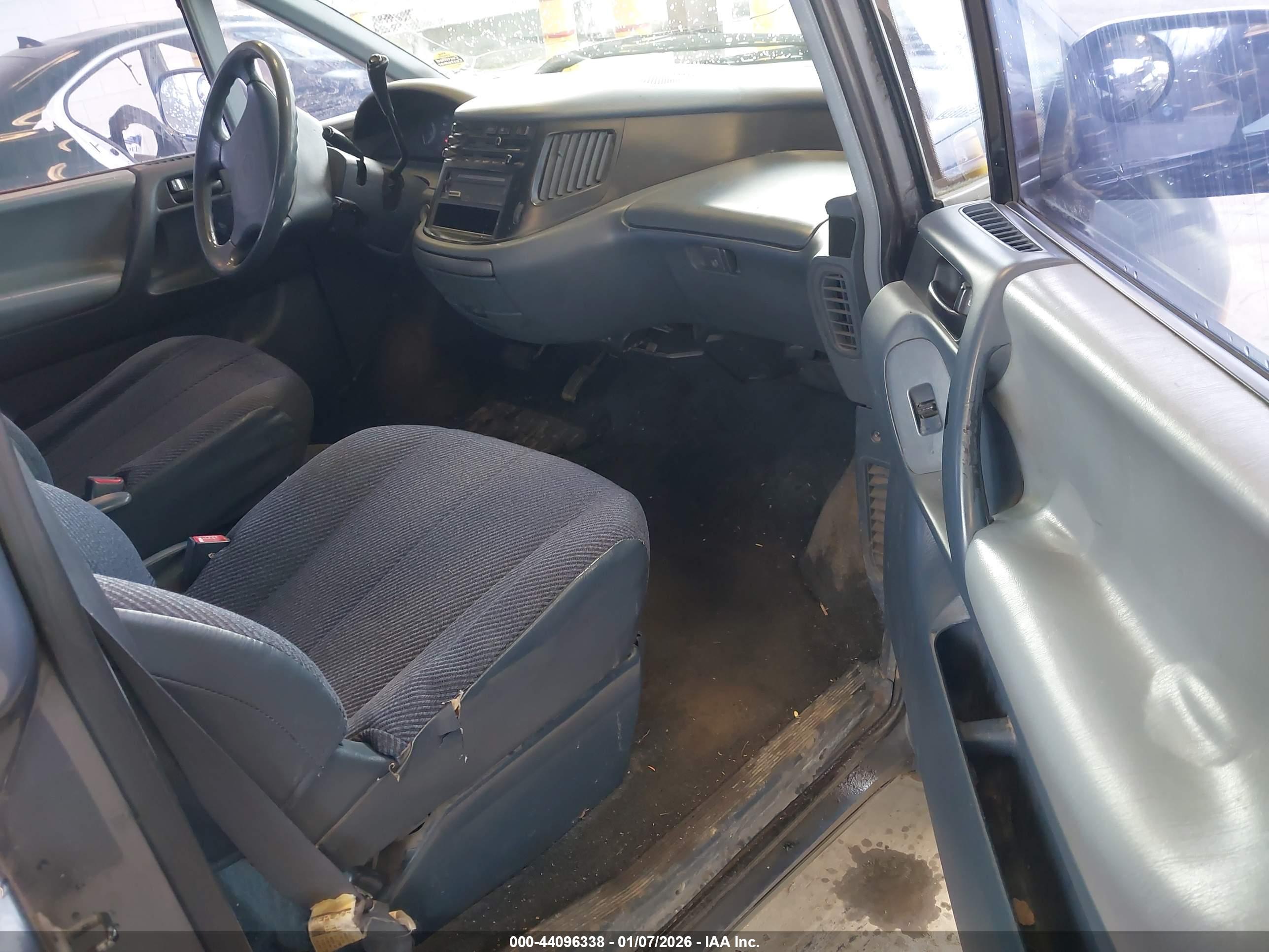 TOYOTA PREVIA image 5