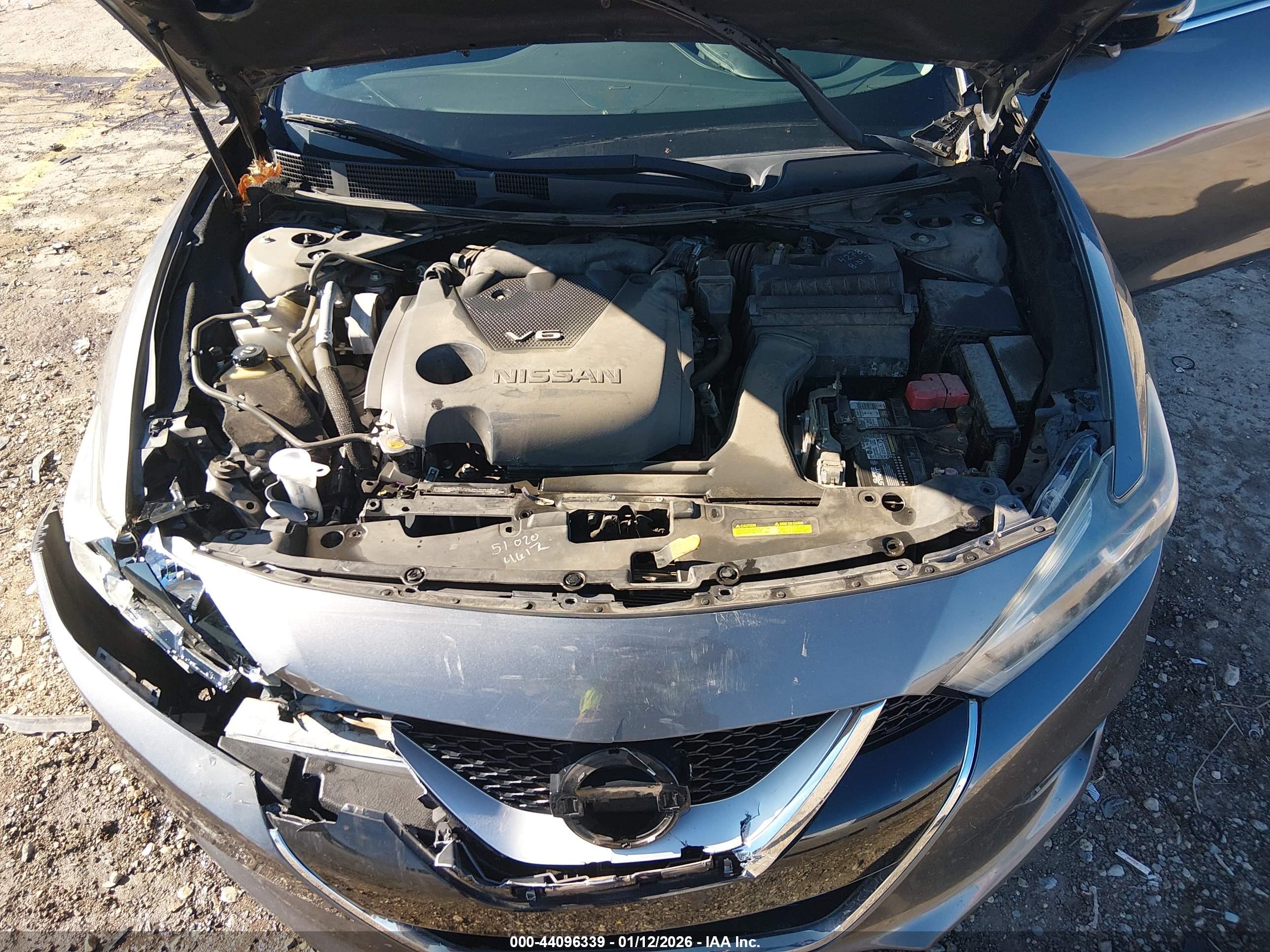 NISSAN MAXIMA image 10
