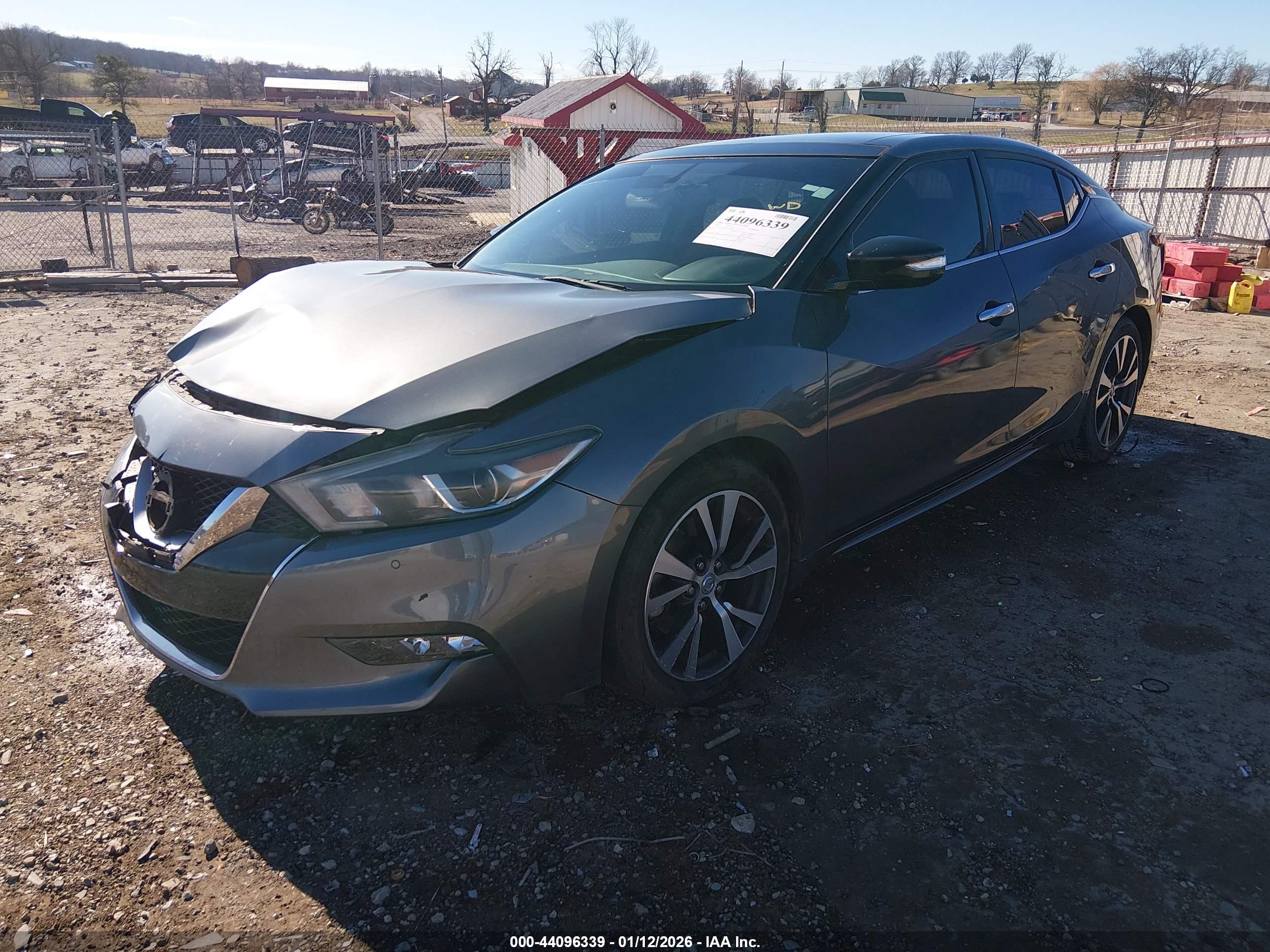 NISSAN MAXIMA image 2