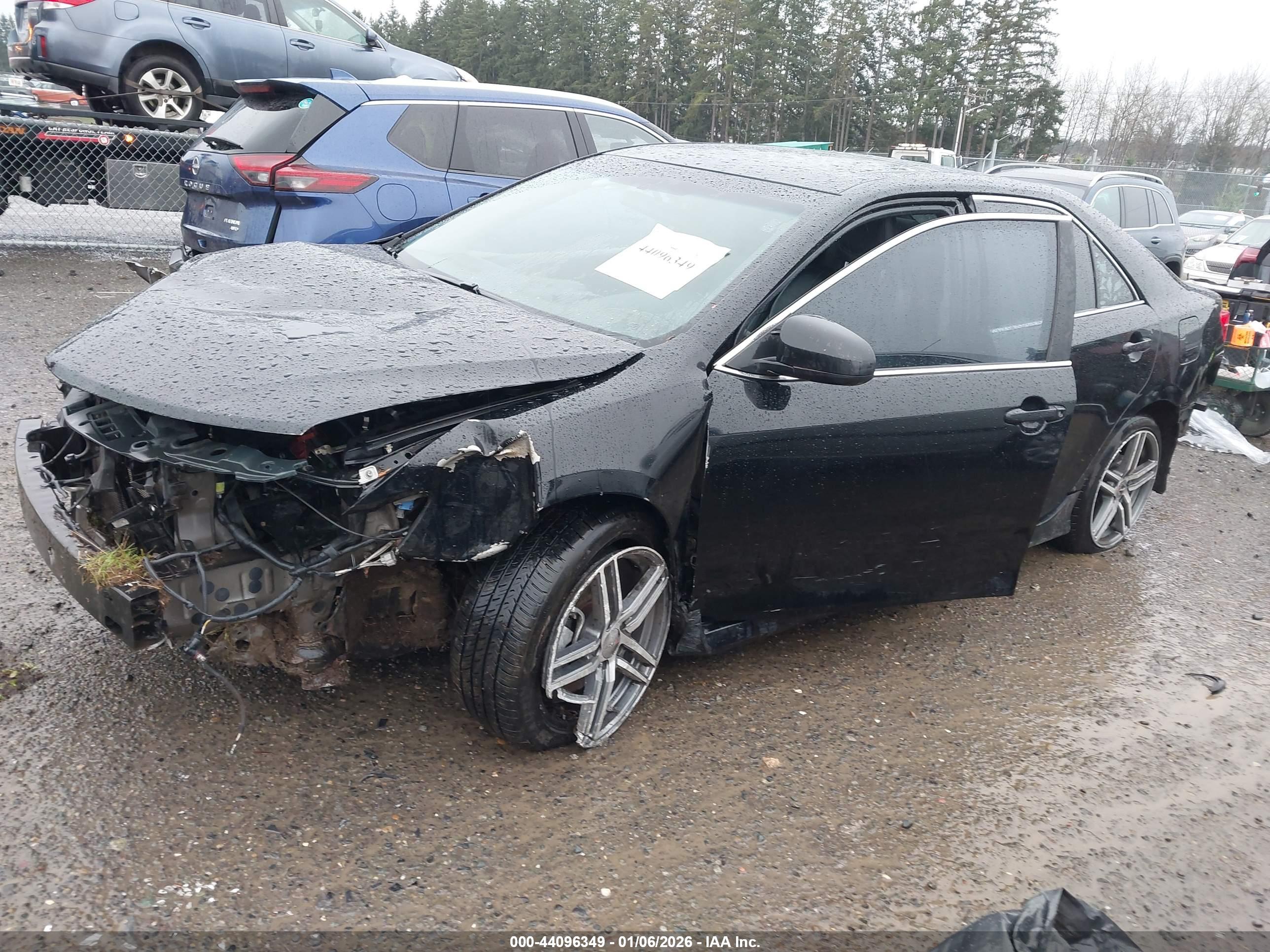 TOYOTA CAMRY image 2