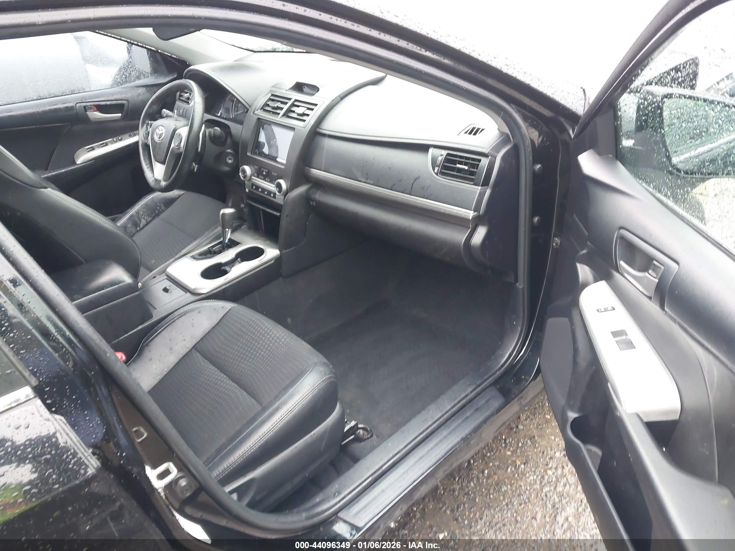 TOYOTA CAMRY image 5