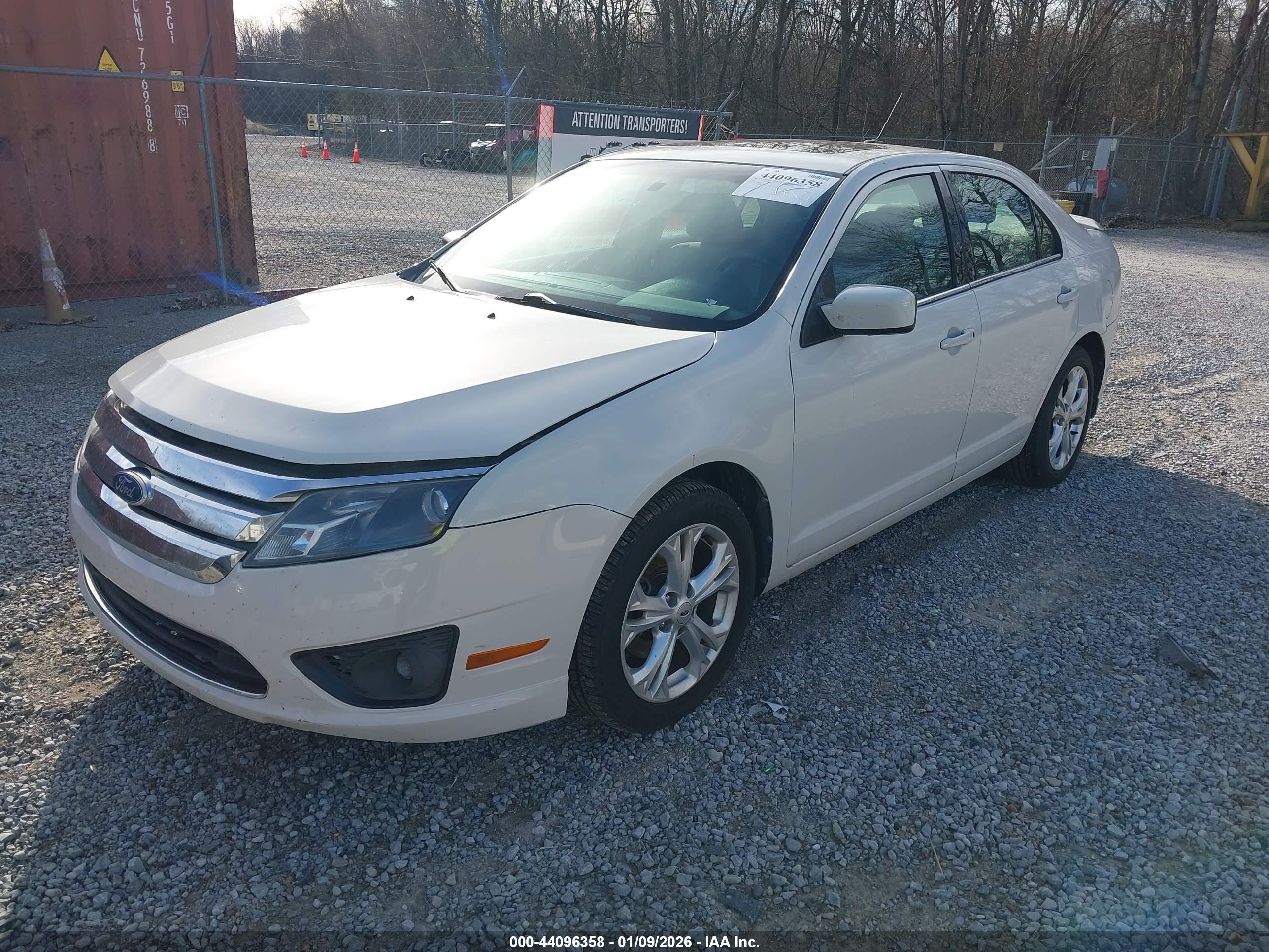 FORD FUSION image 2