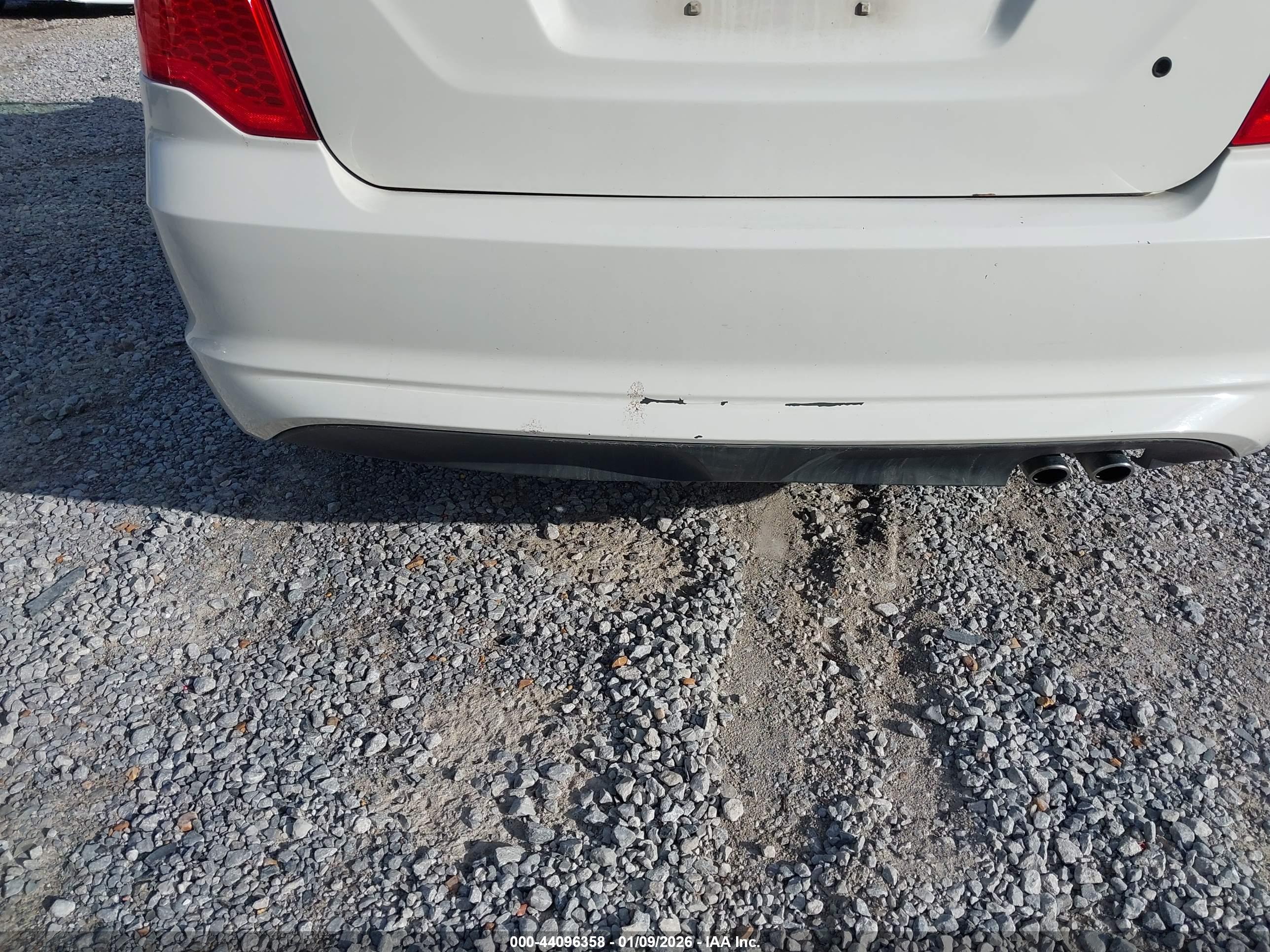 FORD FUSION image 6