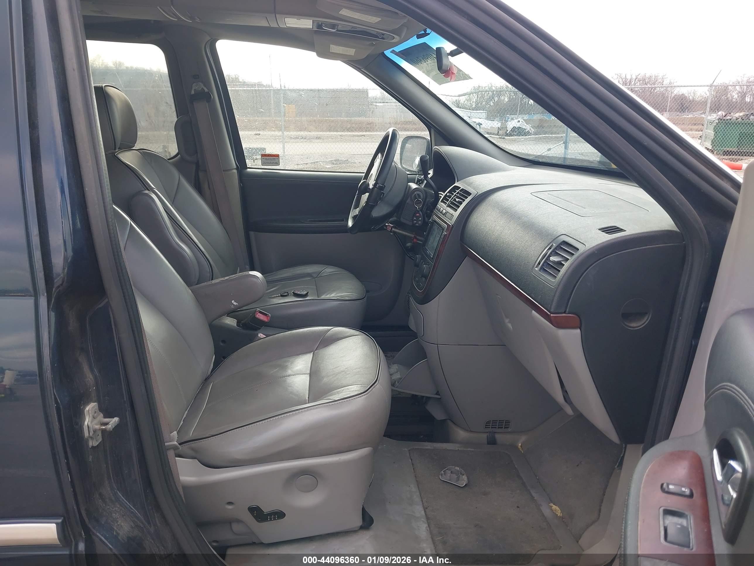 BUICK TERRAZA image 5