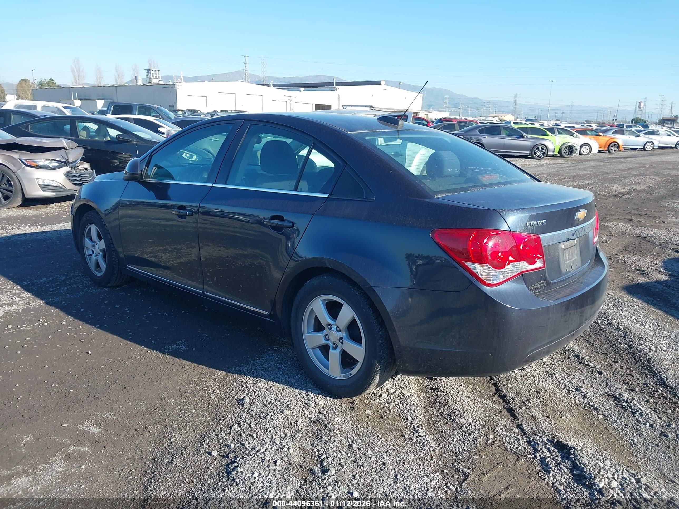 CHEVROLET CRUZE image 3