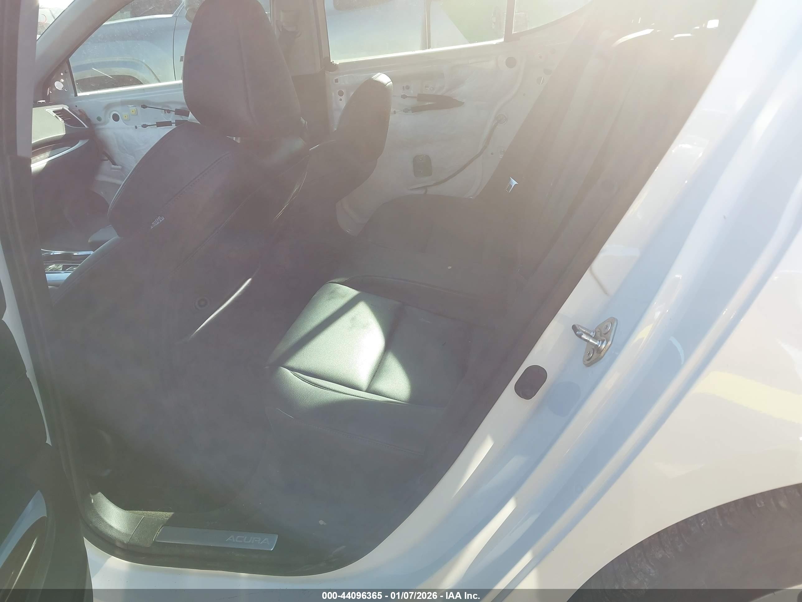 ACURA TLX image 8