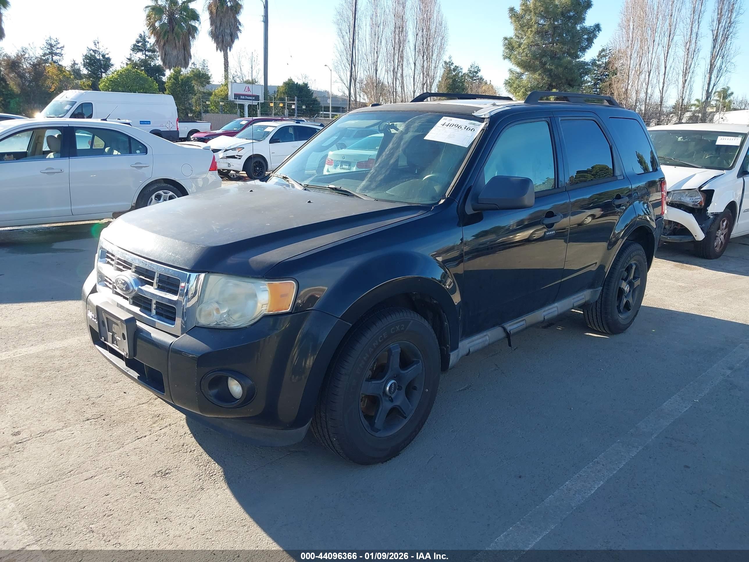 FORD ESCAPE image 2