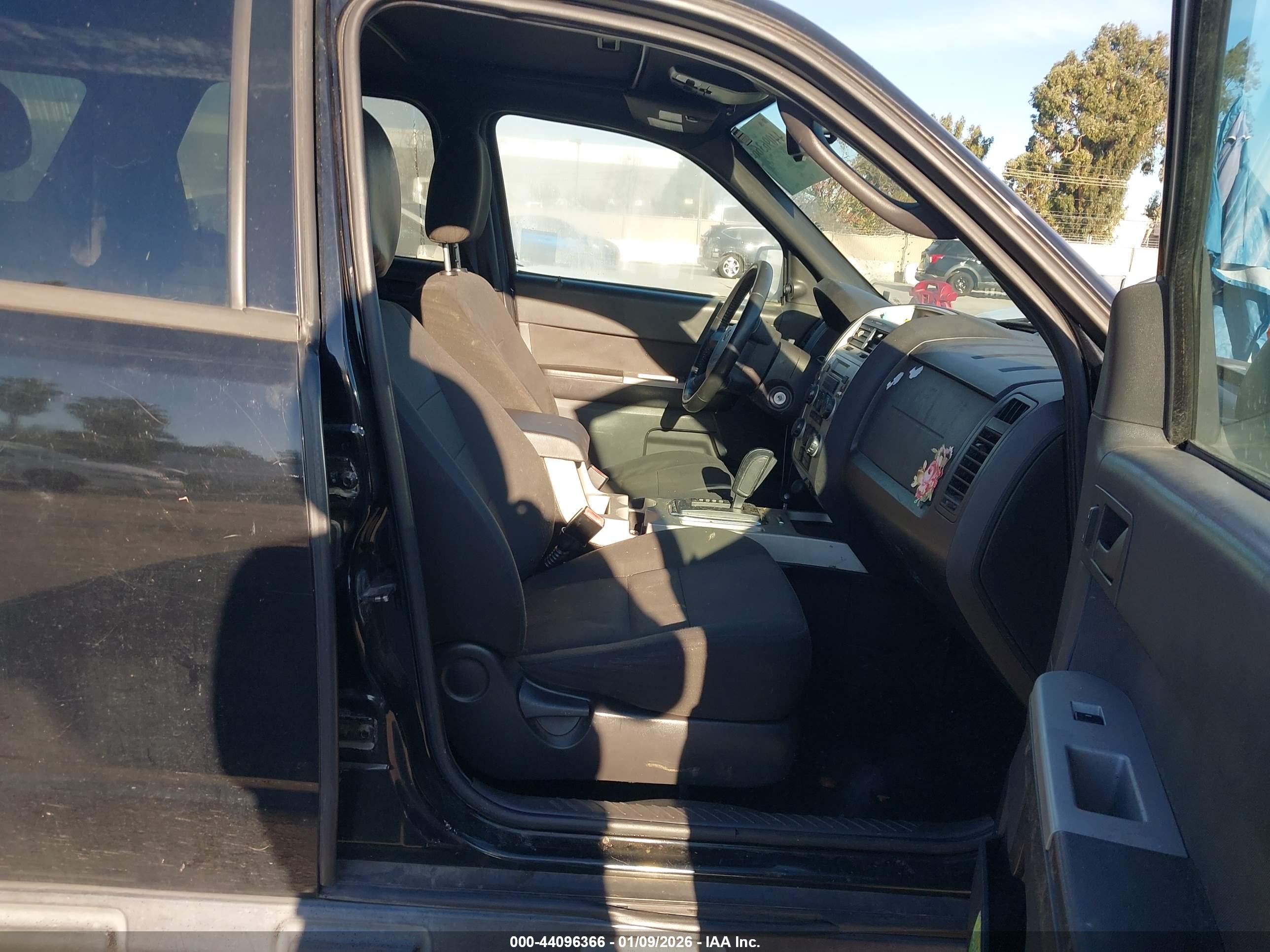 FORD ESCAPE image 5