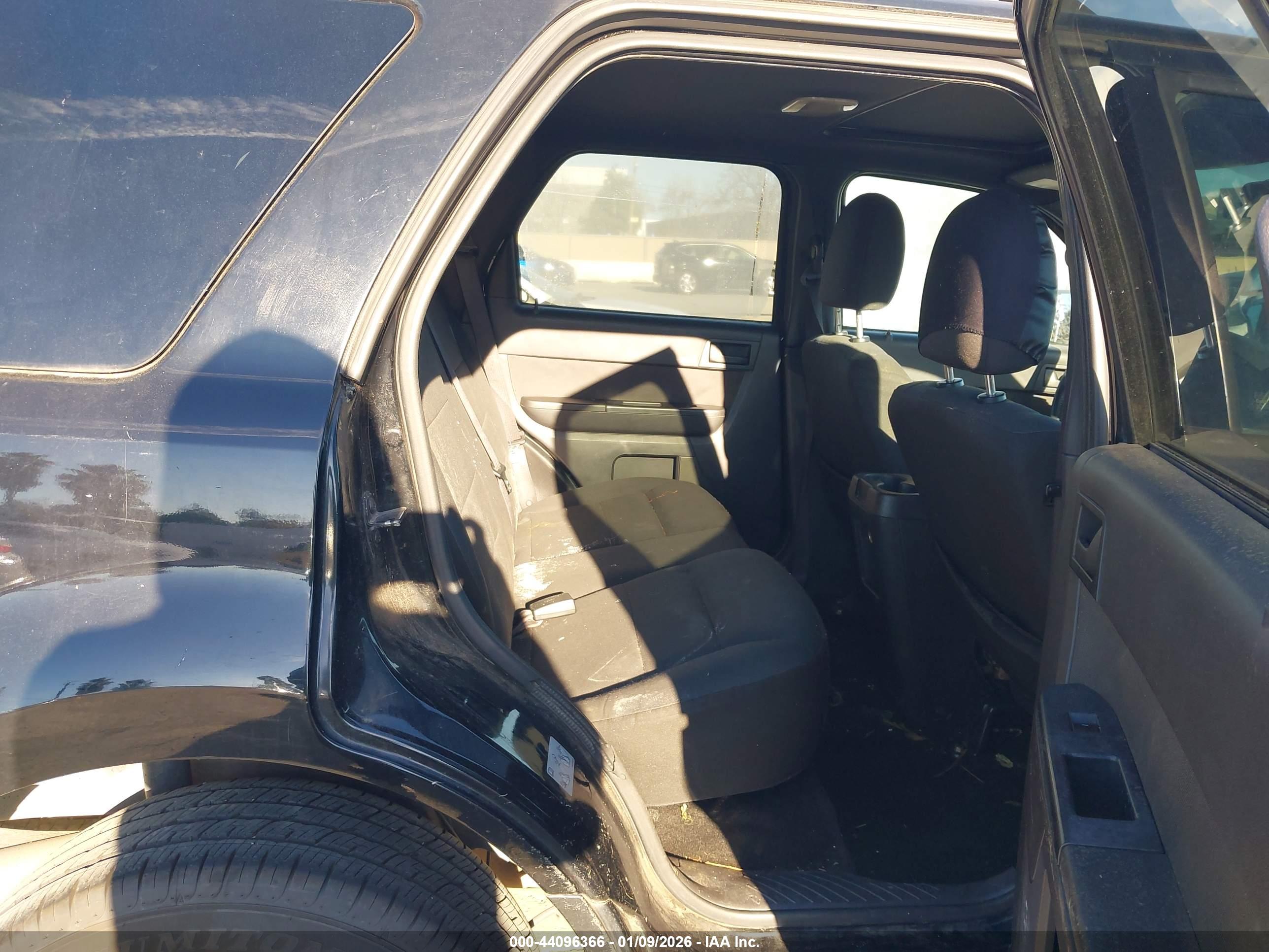 FORD ESCAPE image 8