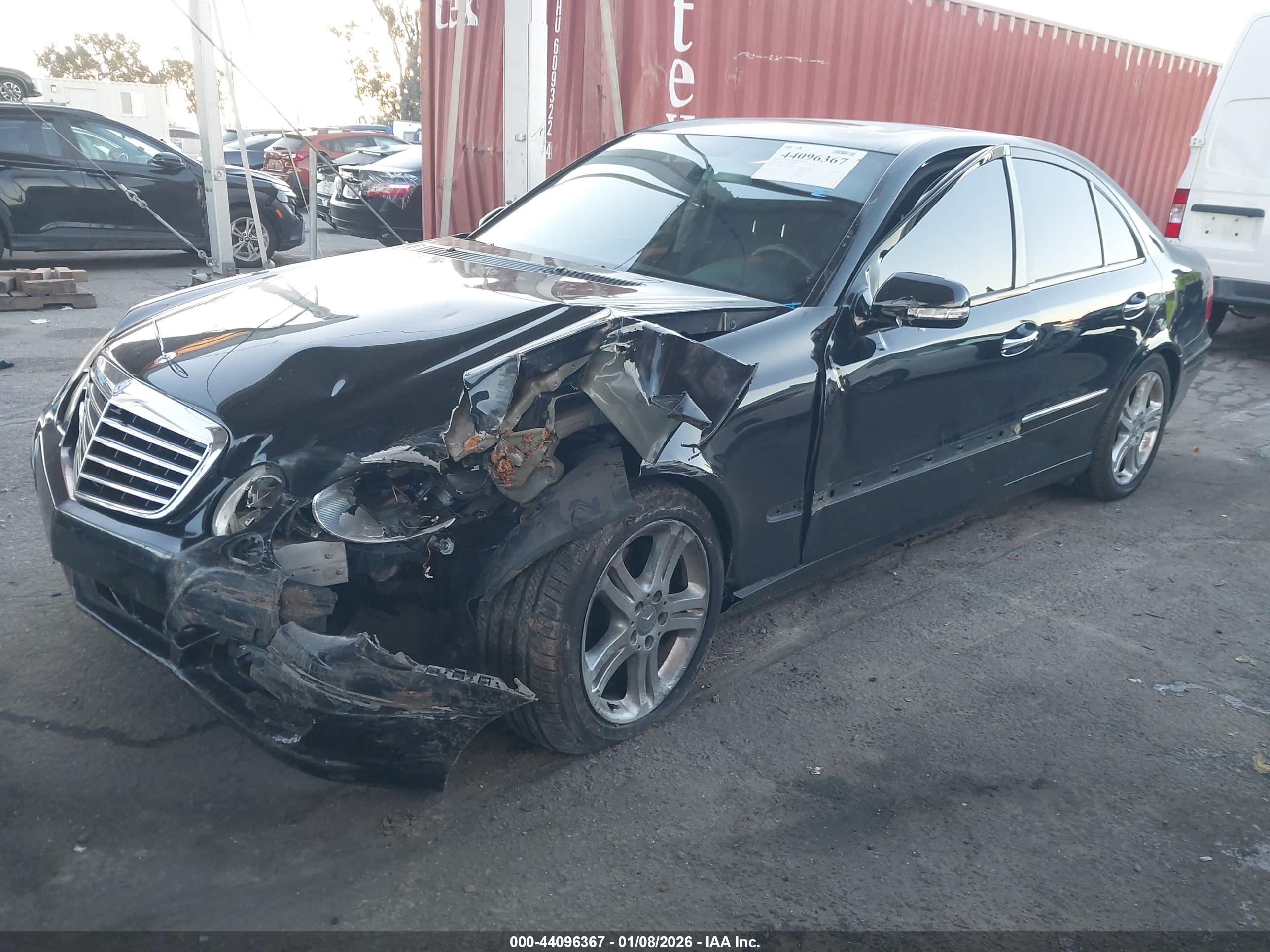 MERCEDES-BENZ E image 2