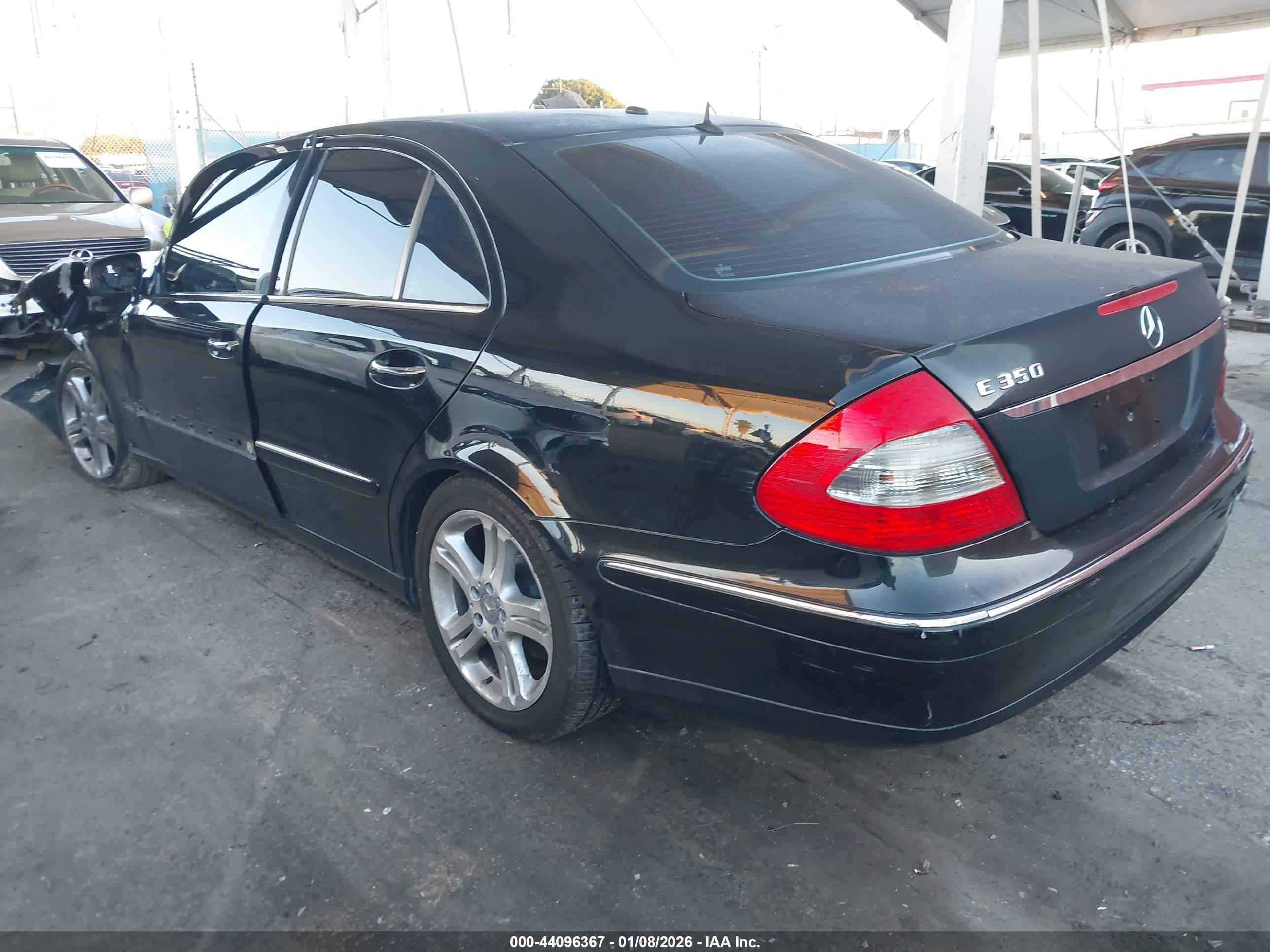 MERCEDES-BENZ E image 3