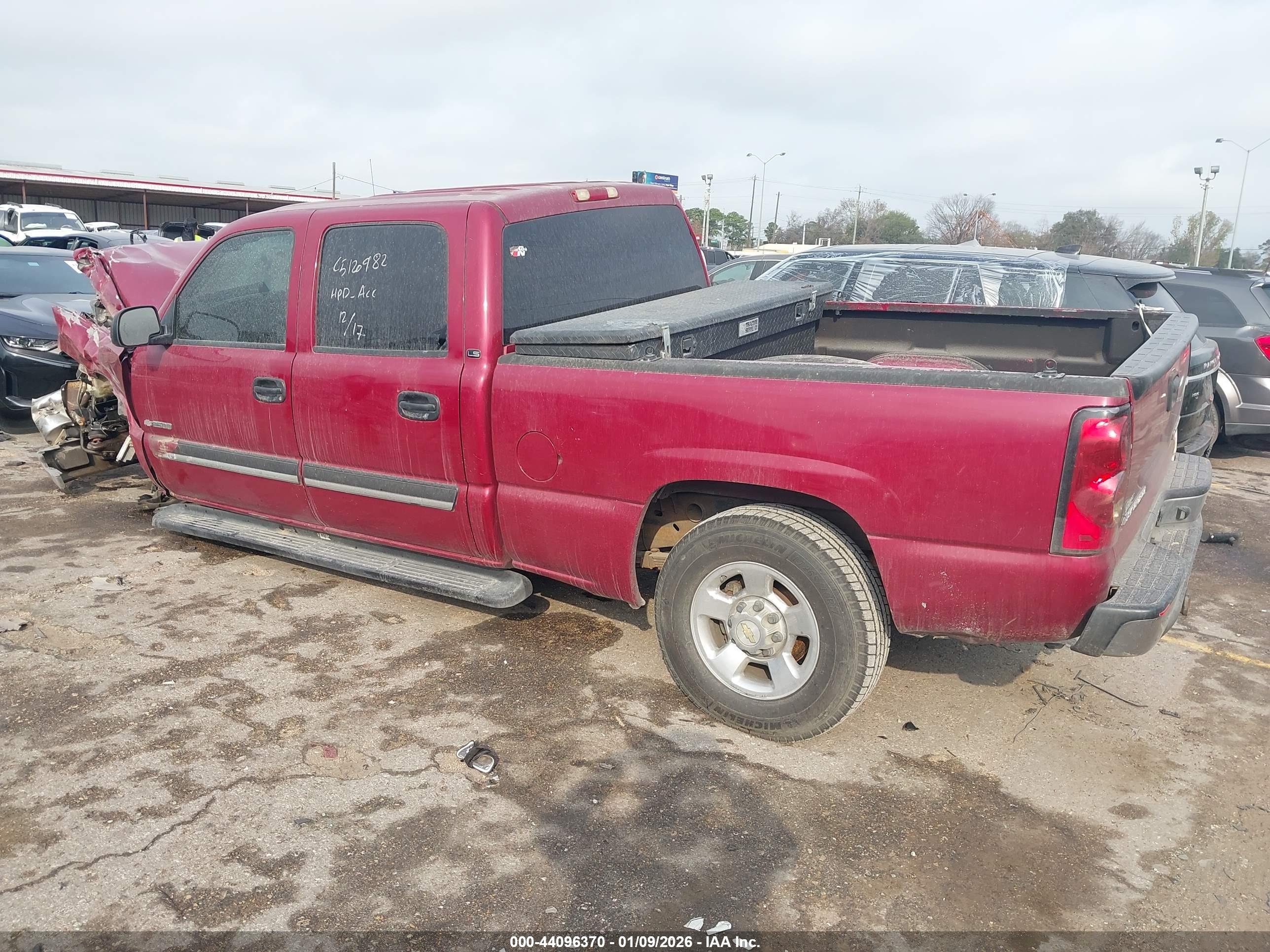 CHEVROLET SILVERADO image 3